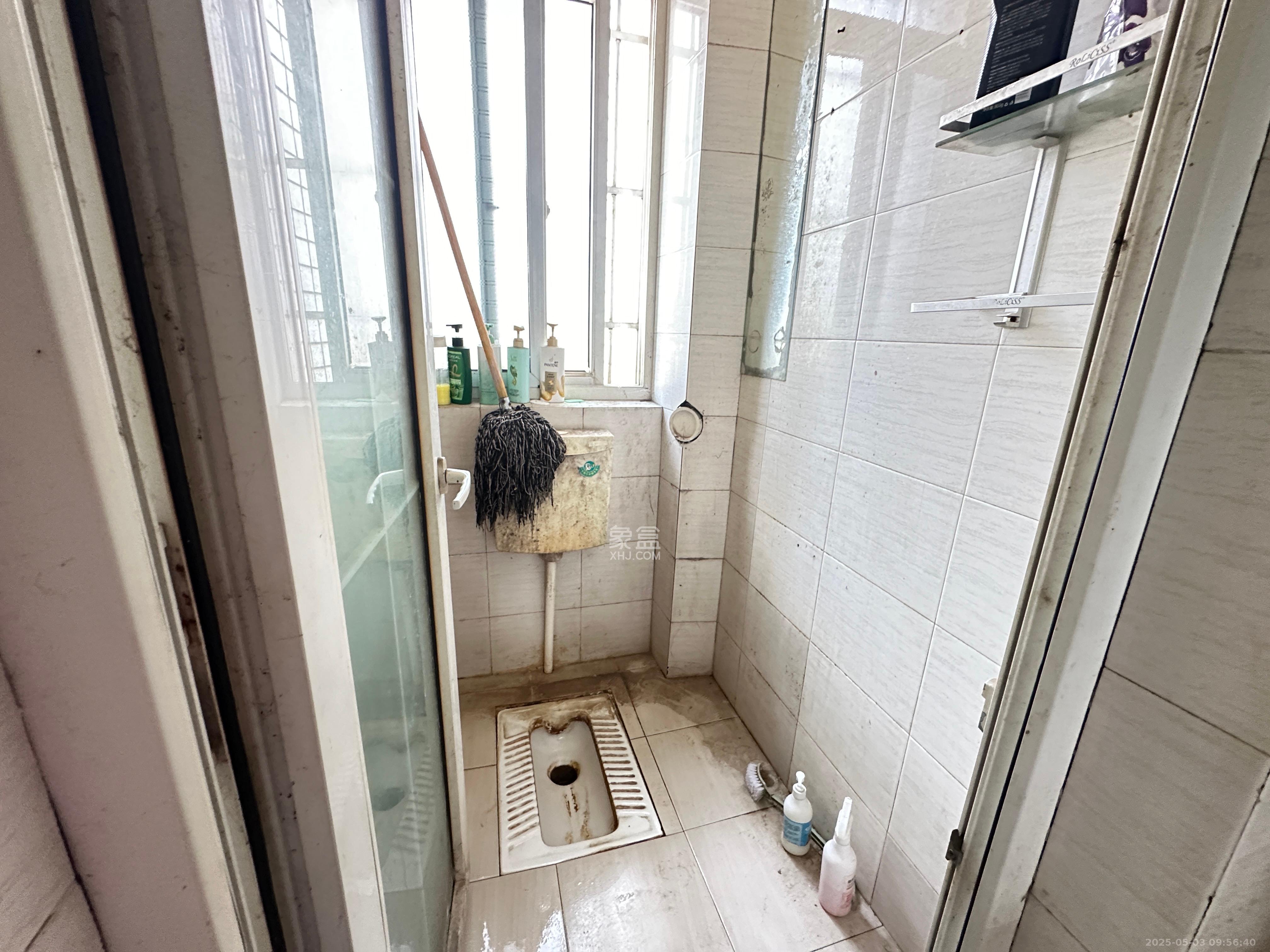 五一新村安置小区(永定社区、永兴社区、永祥社区) 4室1厅1卫 2300.0元/月 五一新村安置小区(永定社区、永兴社区、永祥社区) 4室1厅1卫 2300.0元/月室内图