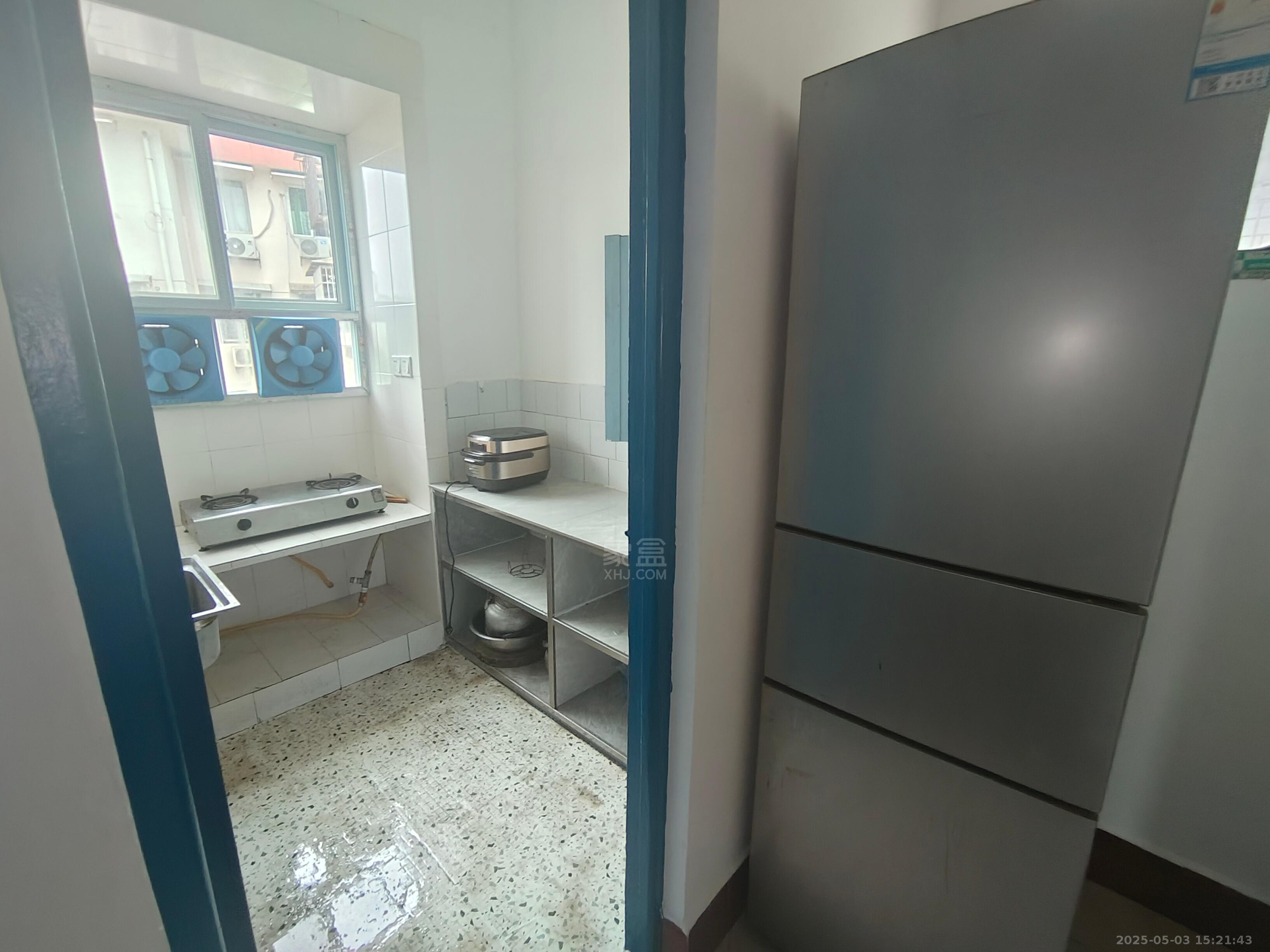 铁路小区 2室1厅1卫 900.0元/月 铁路小区 2室1厅1卫 900.0元/月室内图