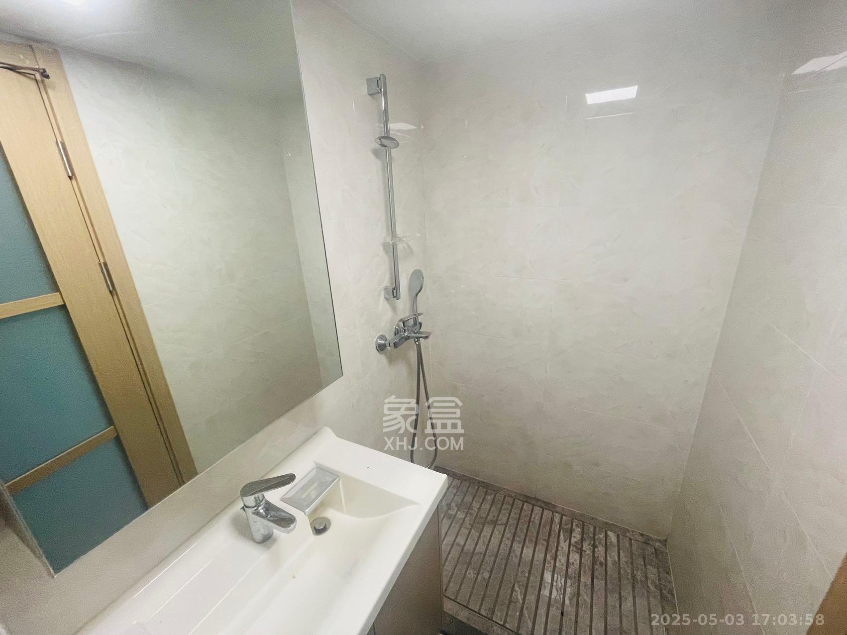 卓越浅水湾  1室1厅1卫   1800.00元/月室内图1