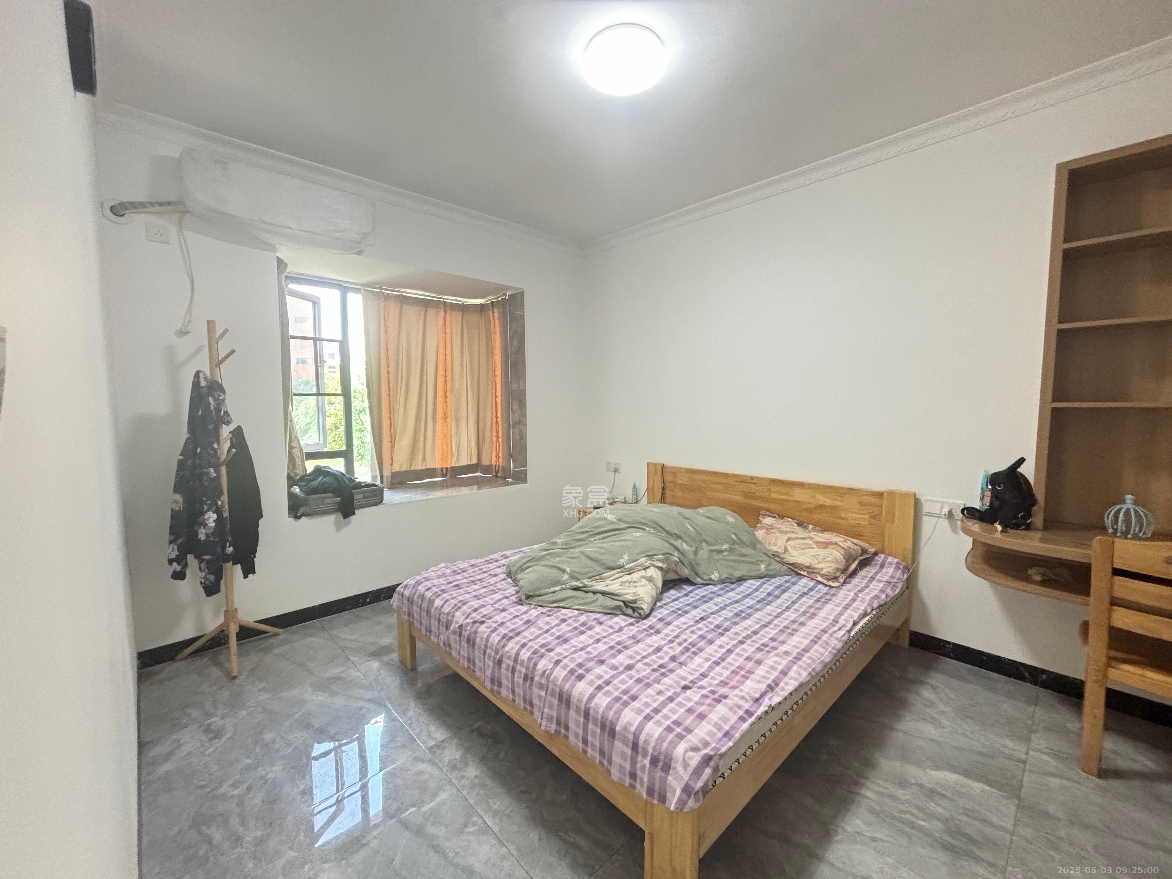 轻盐阳光CEO(轻盐雅苑)(轻奢时代)  4室2厅1卫    2500.0元/月 轻盐阳光CEO(轻盐雅苑)(轻奢时代)  4室2厅1卫    2500.0元/月室内图