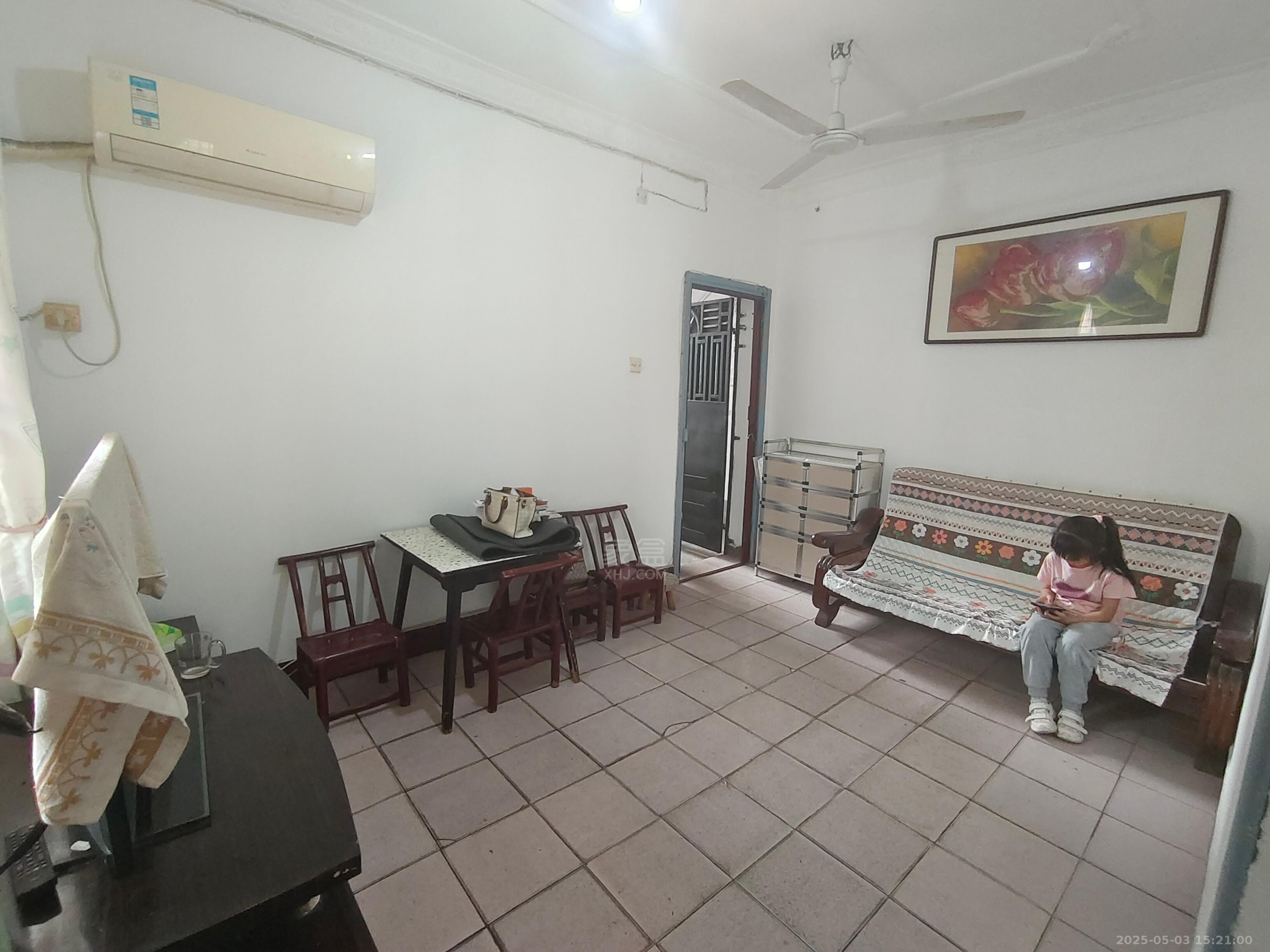 铁路小区 2室1厅1卫 900.0元/月 铁路小区 2室1厅1卫 900.0元/月室内图