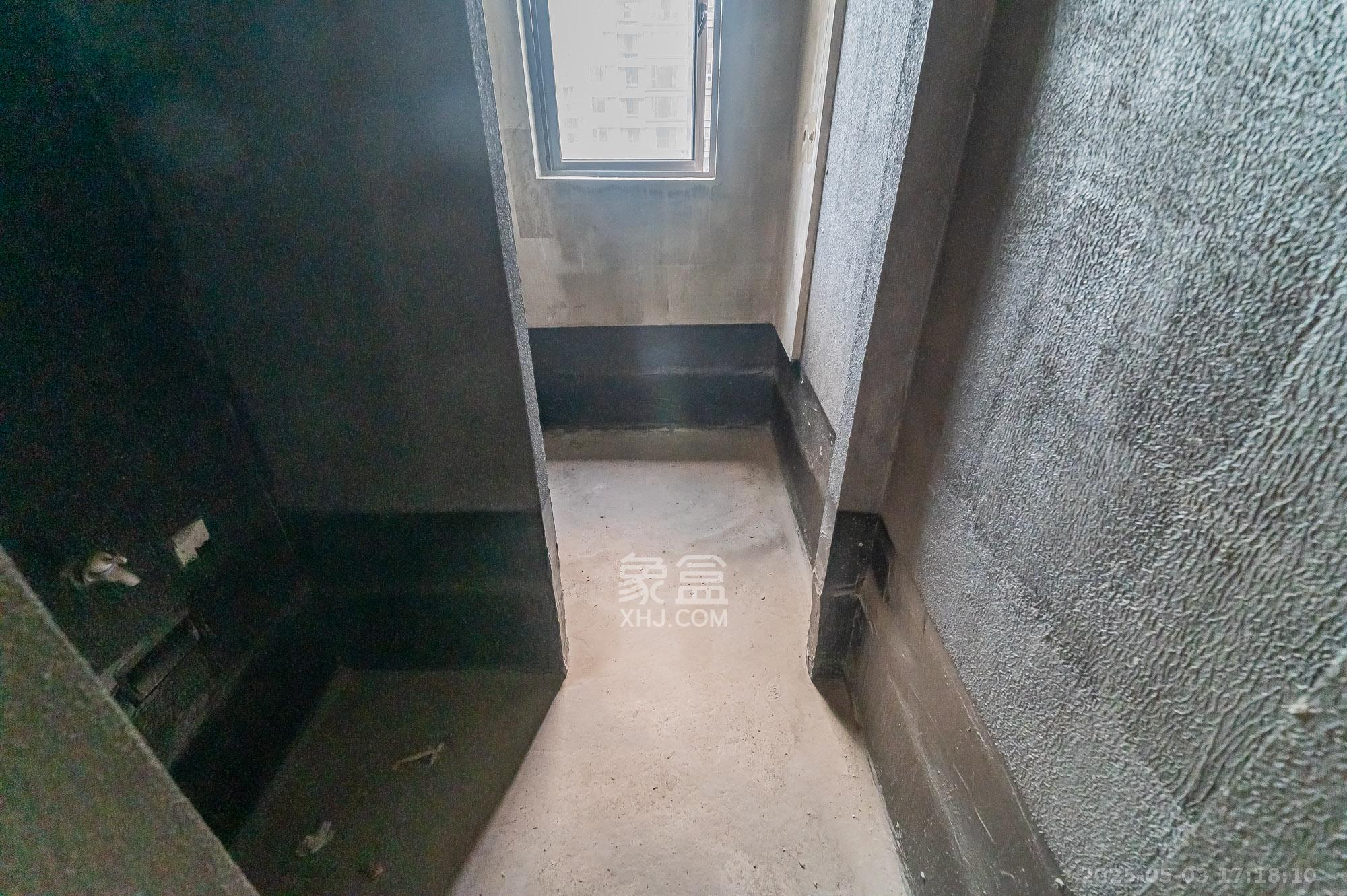 中建悦和城  4室2厅2卫   120.00万其他