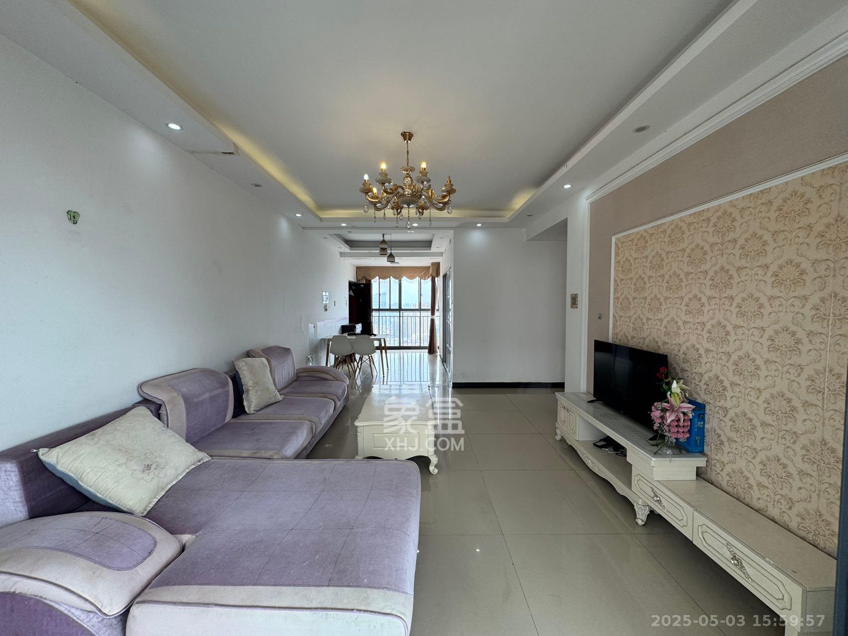 金领家族 2室2厅1卫 1600.0元/月 金领家族 2室2厅1卫 1600.0元/月室内图