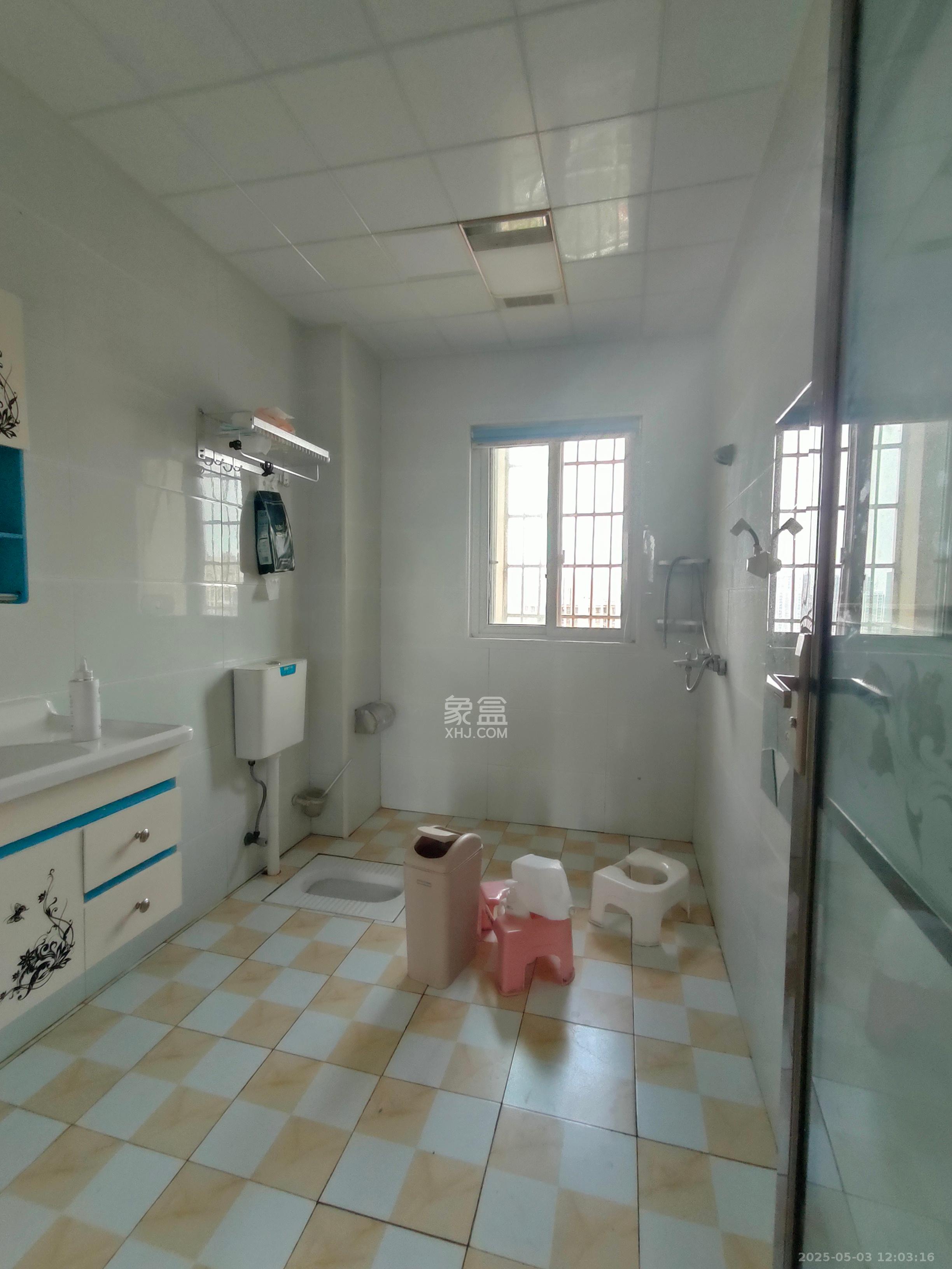 嘉顺苑 3室2厅2卫 2400.0元/月 嘉顺苑 3室2厅2卫 2400.0元/月室内图