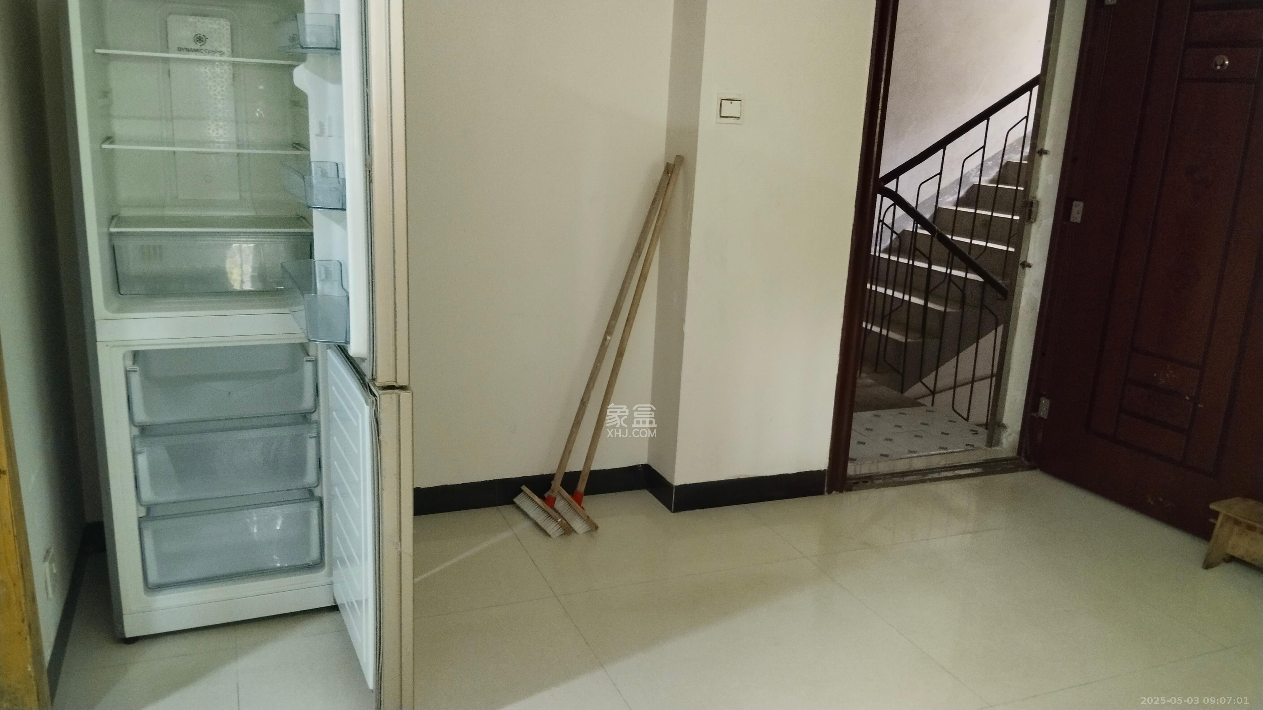 新诚小区  3室1厅1卫   1800.00元/月室内图