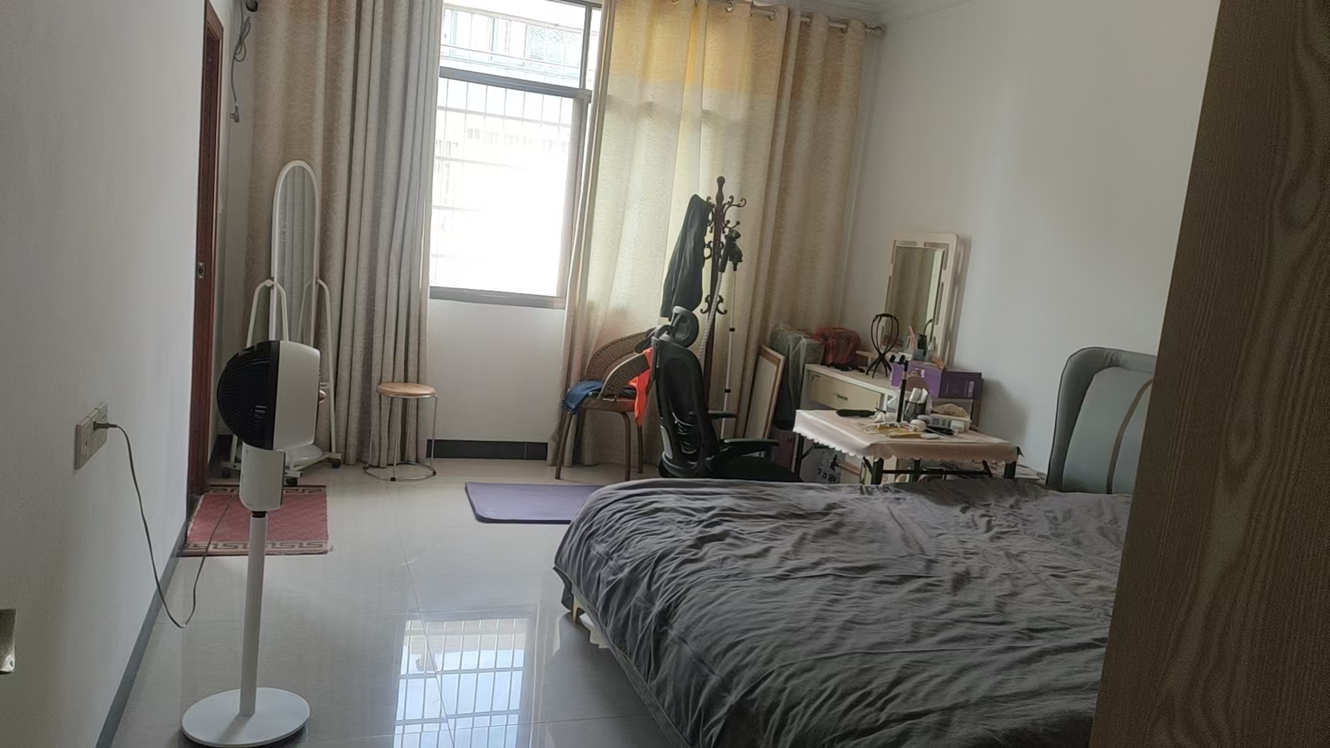 金园东苑 3室2厅1卫 56.8万 金园东苑 3室2厅1卫 56.8万客厅