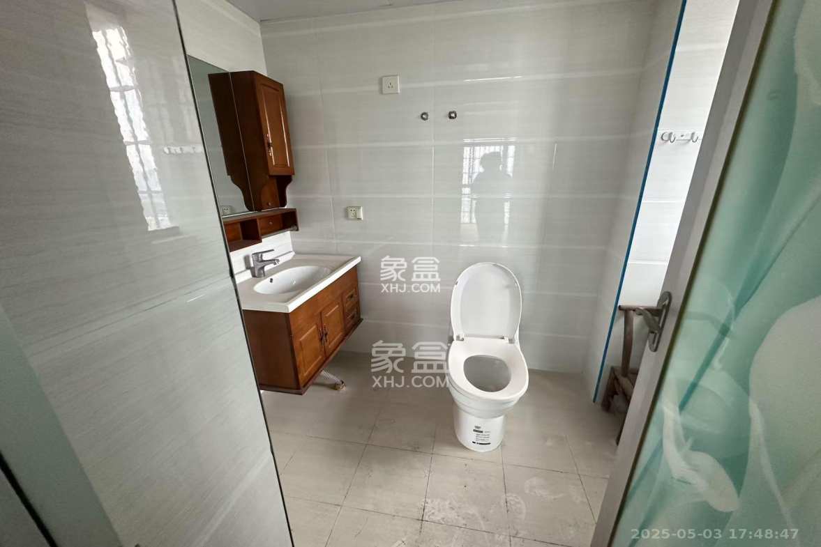 峰尚国际 3室2厅2卫 1500.0元/月 峰尚国际 3室2厅2卫 1500.0元/月室内图