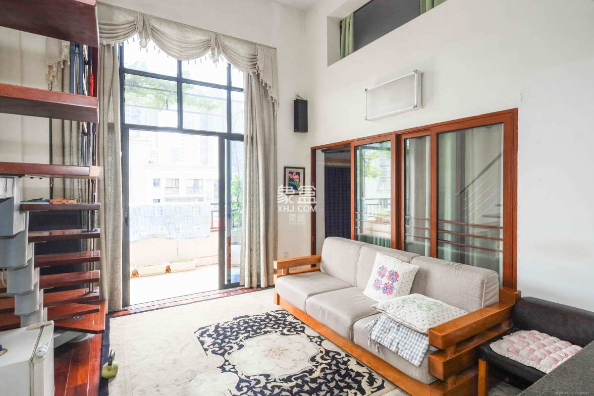 保利麓谷林语A区 3室2厅1卫 62.8万 保利麓谷林语A区 3室2厅1卫 62.8万客厅