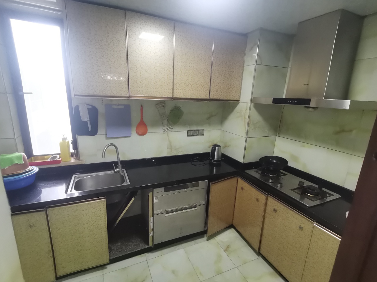 和信广场 2室2厅1卫 190.0万 和信广场 2室2厅1卫 190.0万客厅