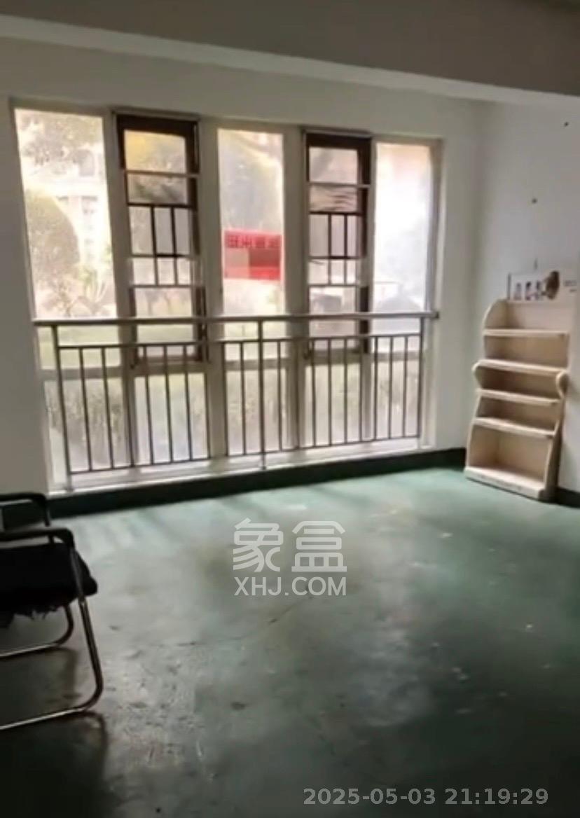 丽发新城 3室2厅2卫 2200.0元/月 丽发新城 3室2厅2卫 2200.0元/月室内图