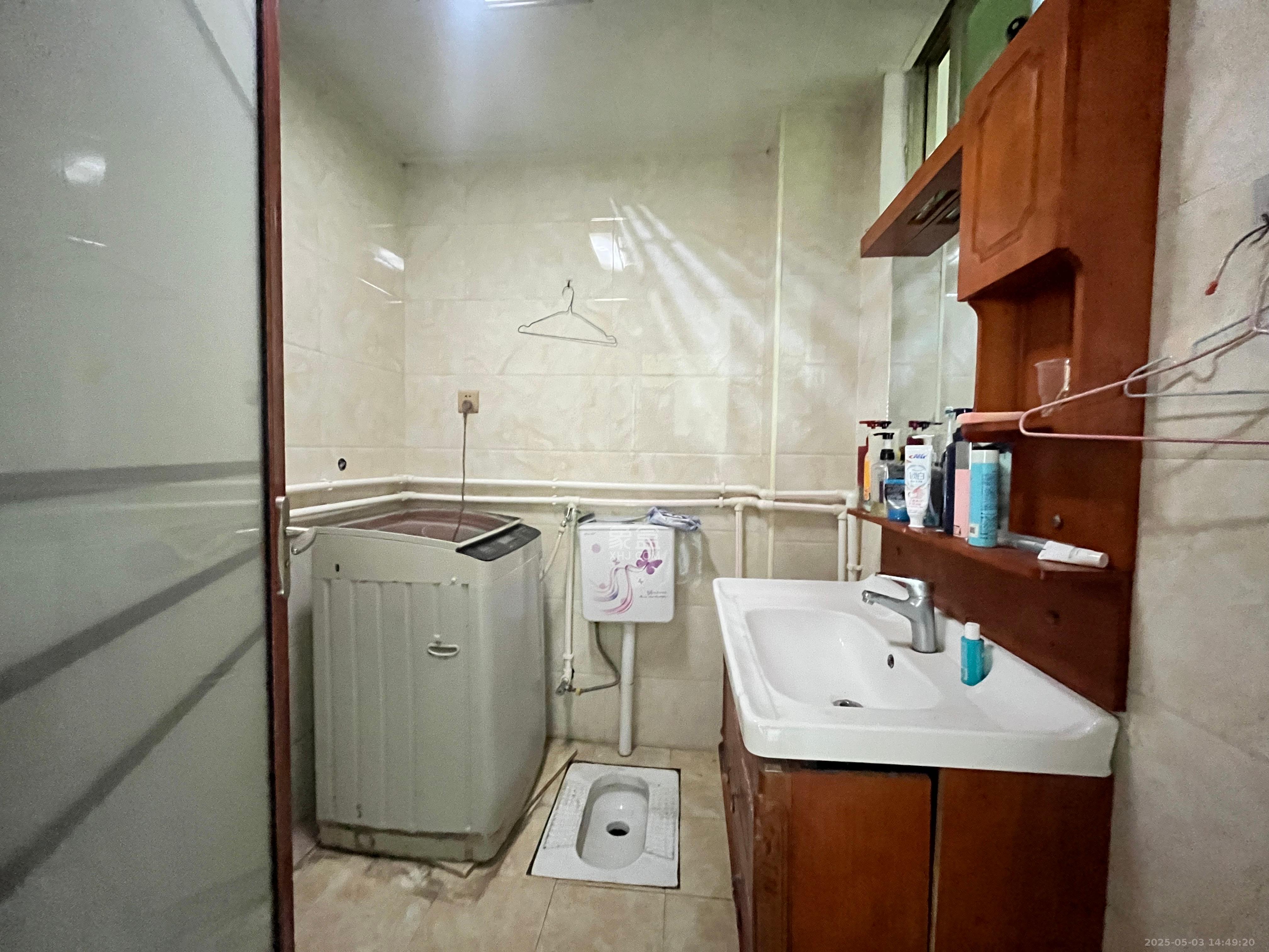 马王堆陶瓷建材新城  3室2厅2卫   2200.00元/月室内图
