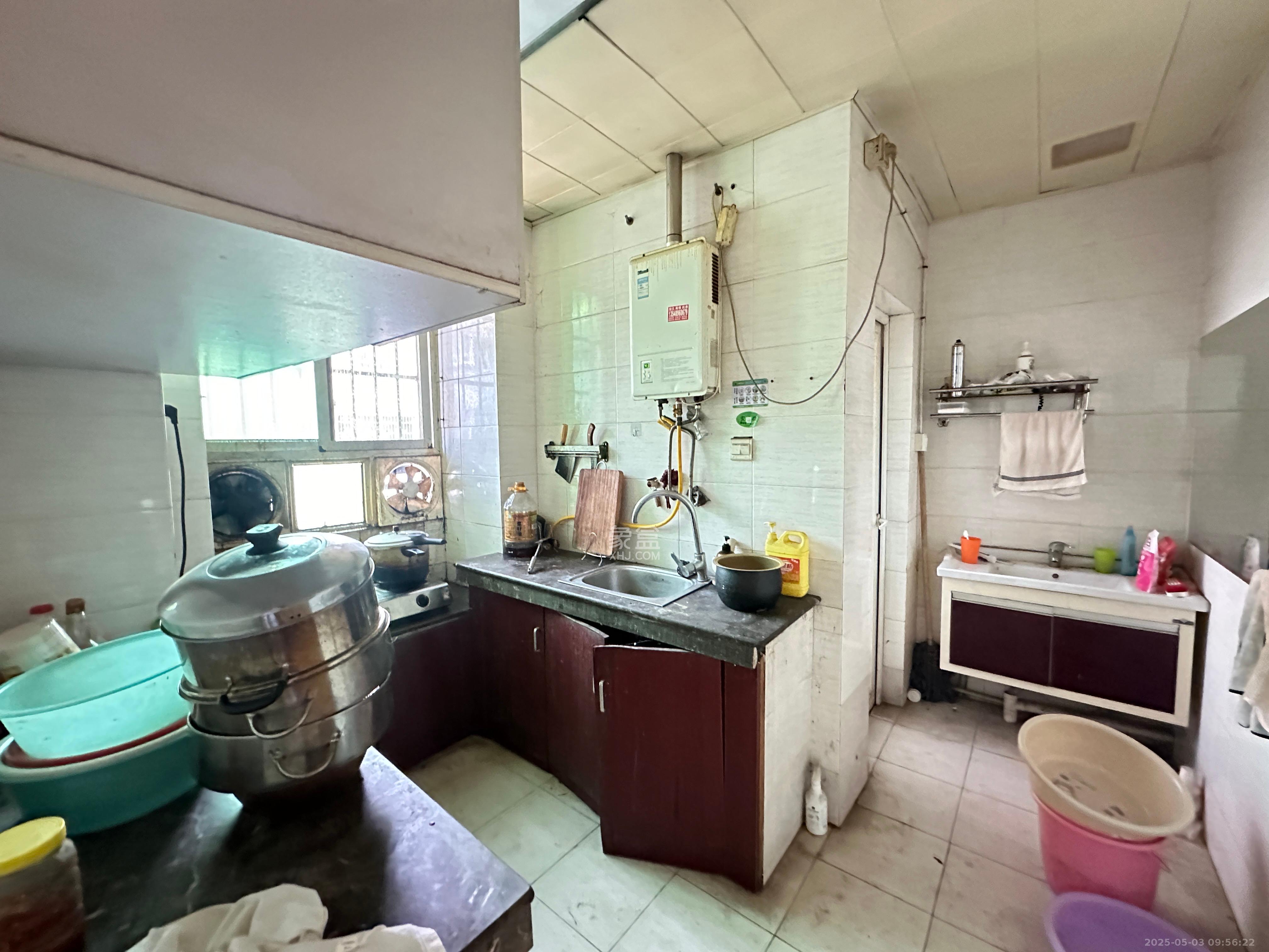 五一新村安置小区(永定社区、永兴社区、永祥社区) 4室1厅1卫 2300.0元/月 五一新村安置小区(永定社区、永兴社区、永祥社区) 4室1厅1卫 2300.0元/月室内图