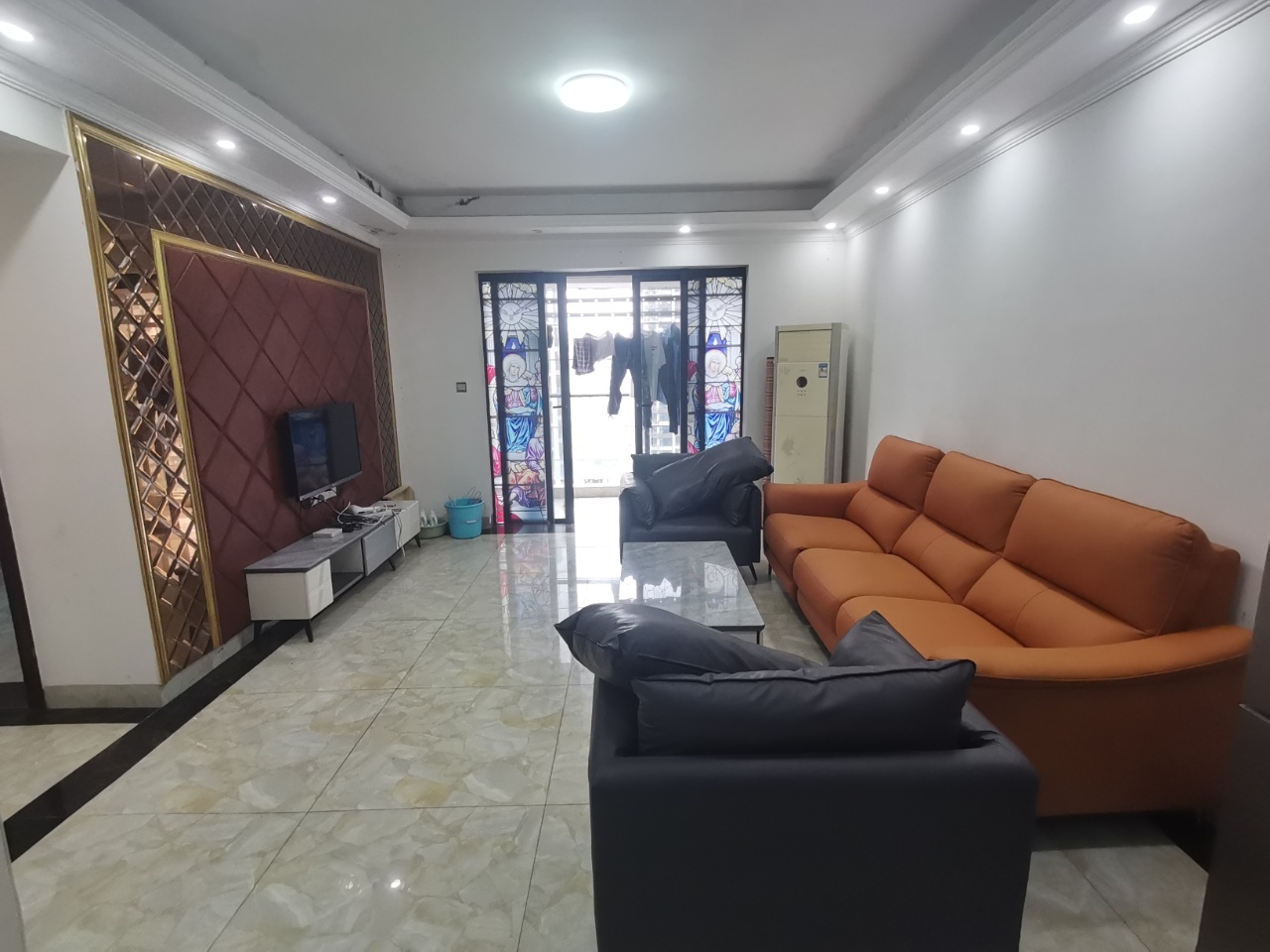 和信广场 2室2厅1卫 190.0万 和信广场 2室2厅1卫 190.0万客厅