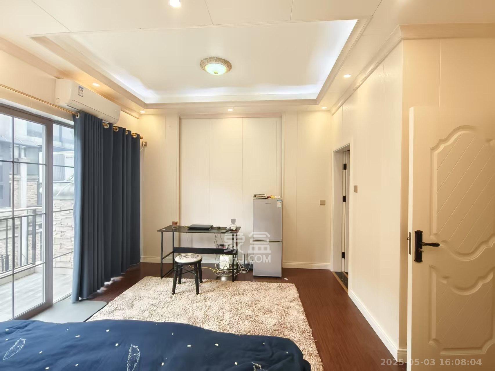 盈峰翠邸 5室2厅3卫 8800.0元/月 盈峰翠邸 5室2厅3卫 8800.0元/月室内图