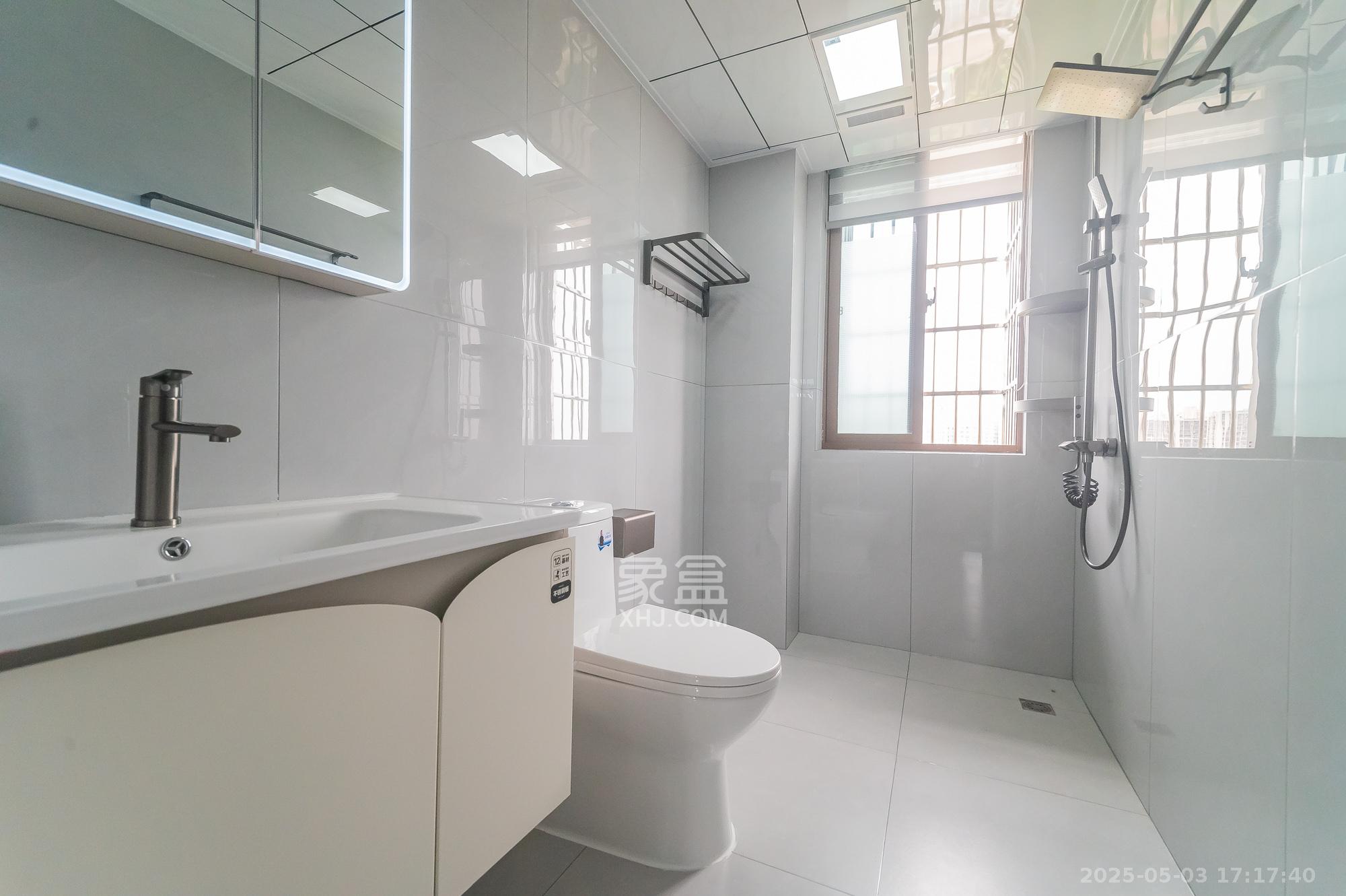 湖湾世景 5室2厅2卫 103.8万 湖湾世景 5室2厅2卫 103.8万卫生间