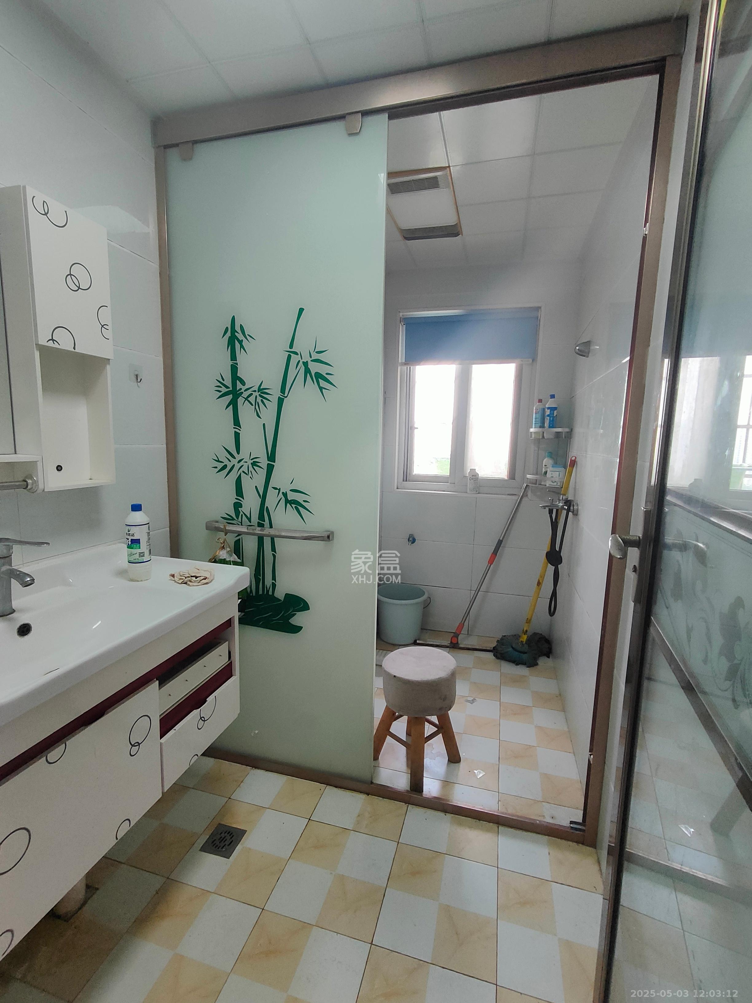 嘉顺苑 3室2厅2卫 2400.0元/月 嘉顺苑 3室2厅2卫 2400.0元/月室内图