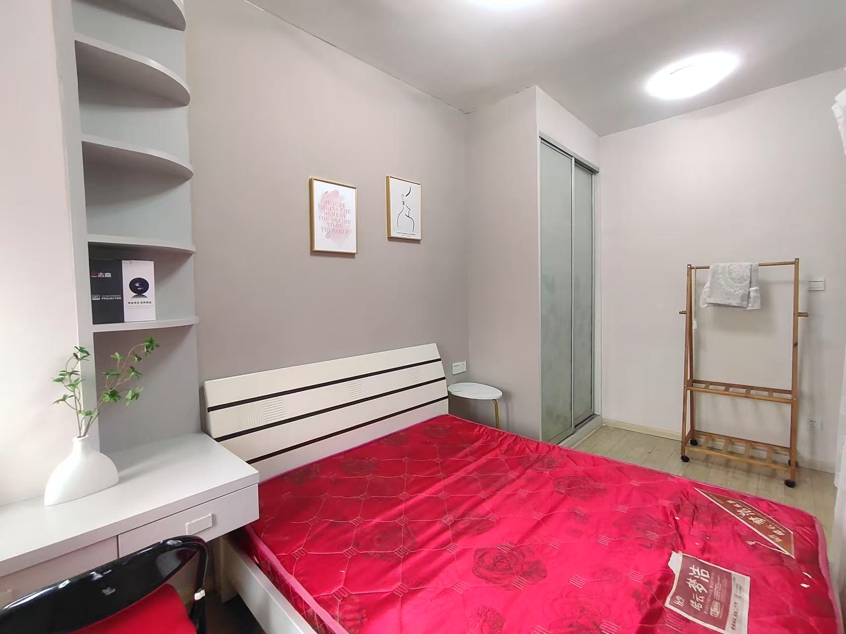 名仕华府  1室1厅1卫   1300.00元/月室内图