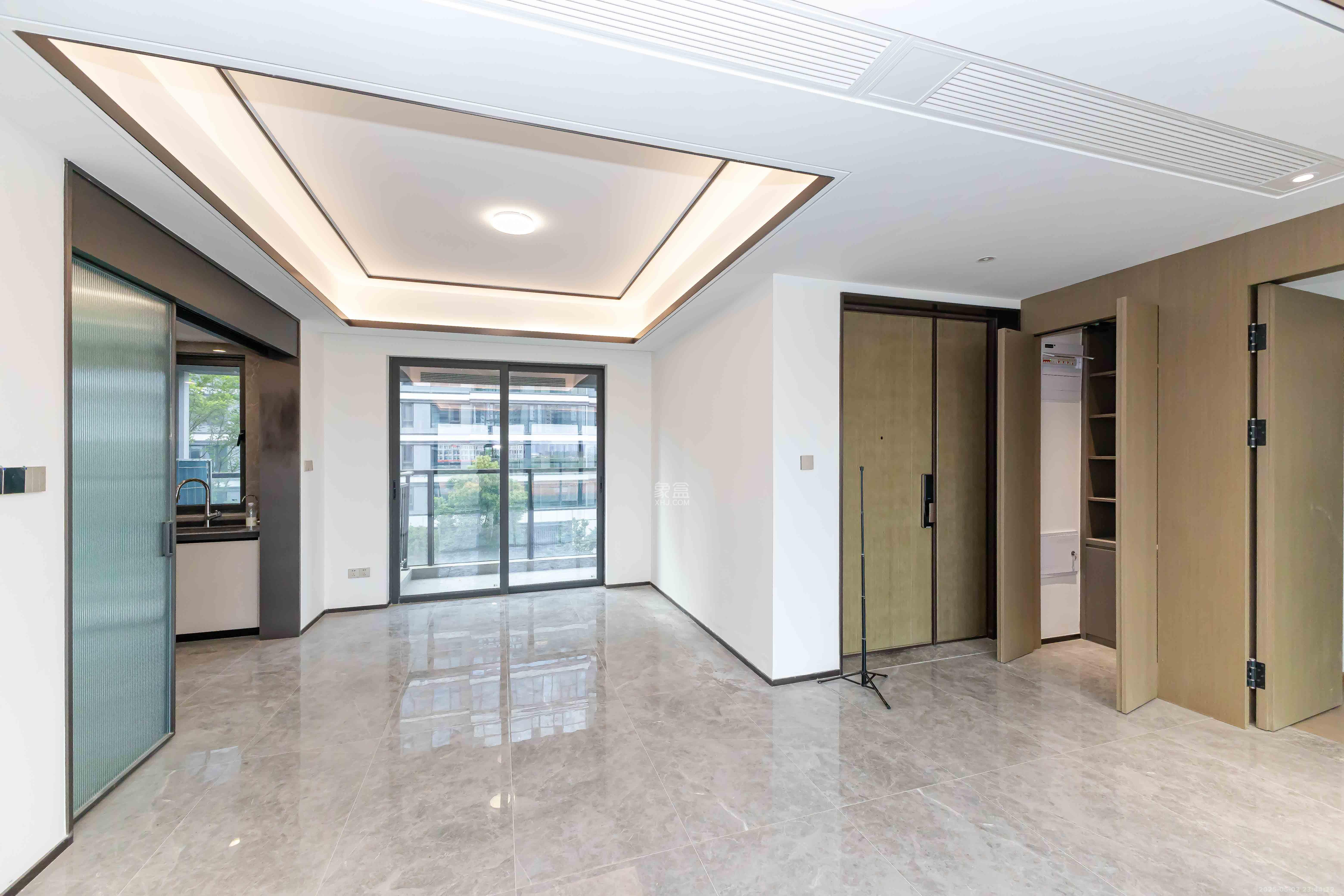 嘉臣道 4室2厅3卫 295.0万 嘉臣道 4室2厅3卫 295.0万客厅