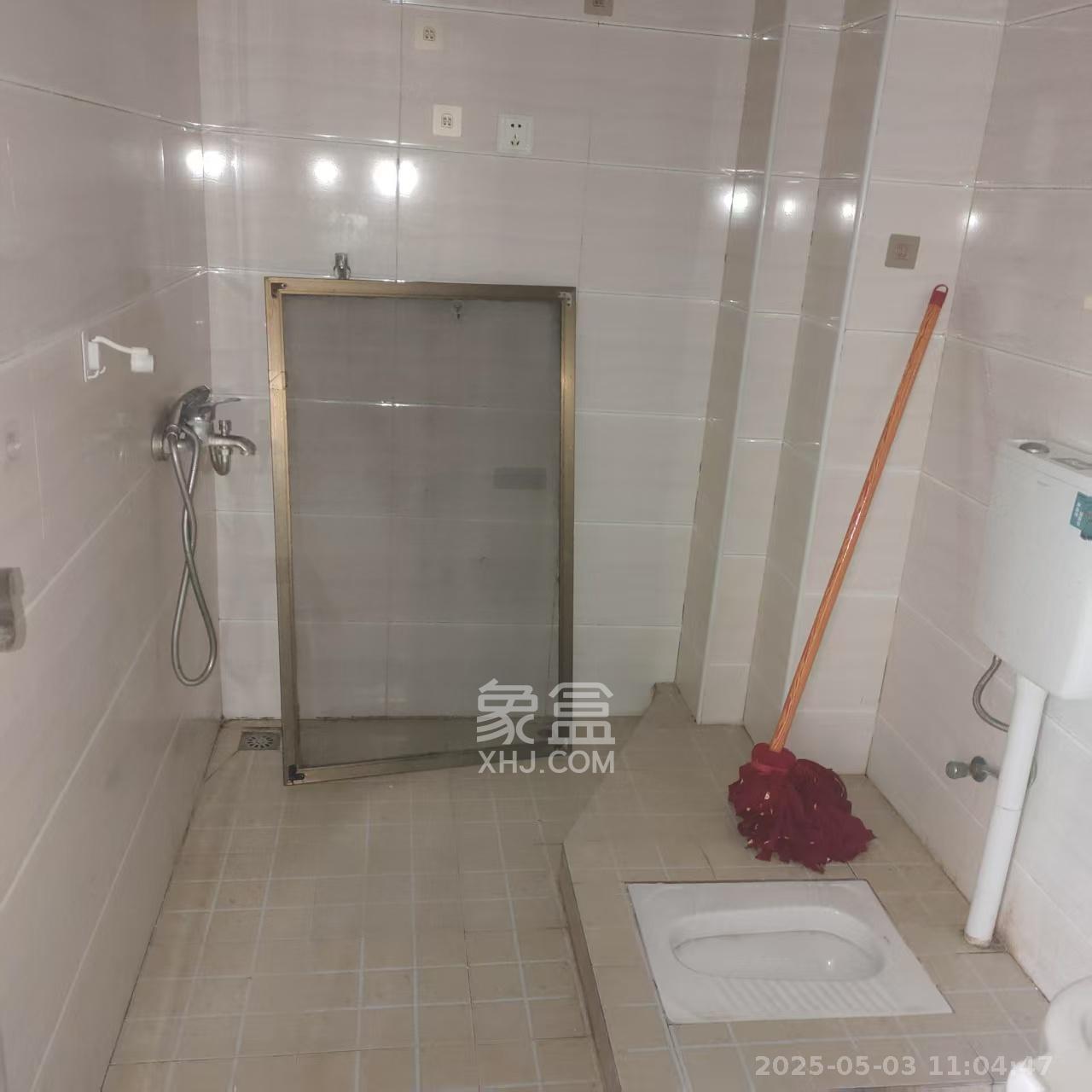 莲湖汽配城  2室2厅1卫   1200.00元/月室内图
