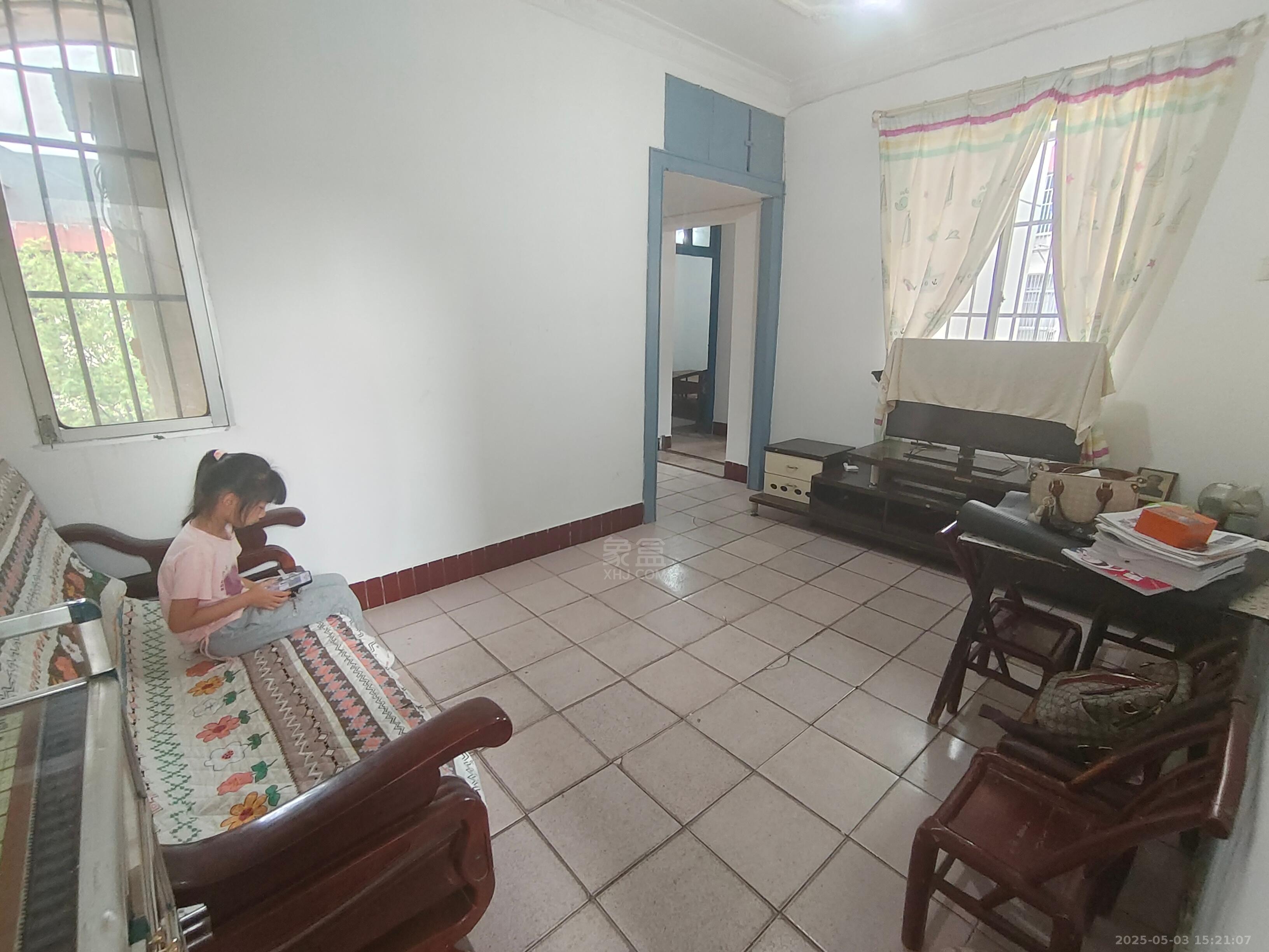 铁路小区 2室1厅1卫 900.0元/月 铁路小区 2室1厅1卫 900.0元/月室内图