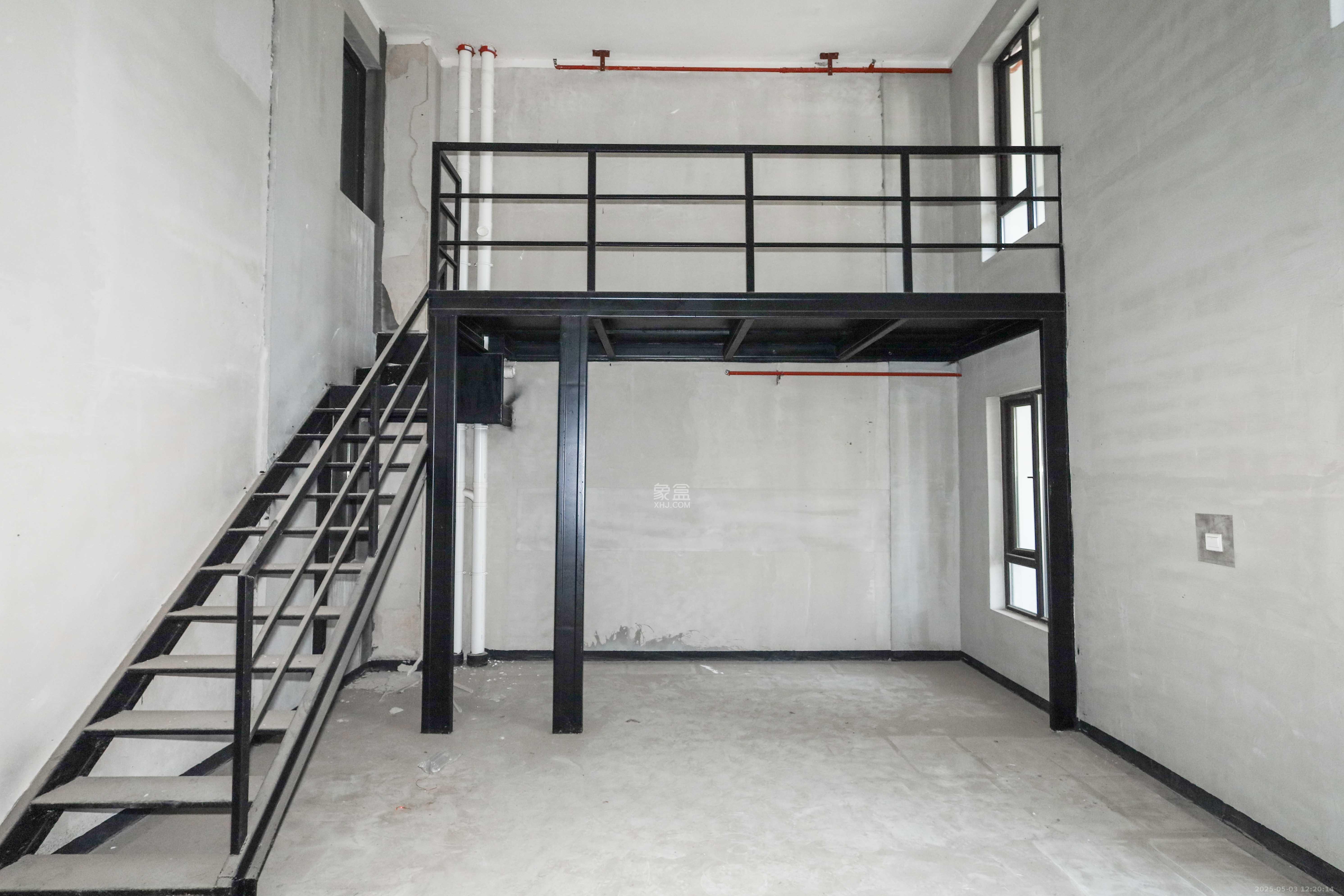 建发央著  4室2厅2卫   246.00万客厅