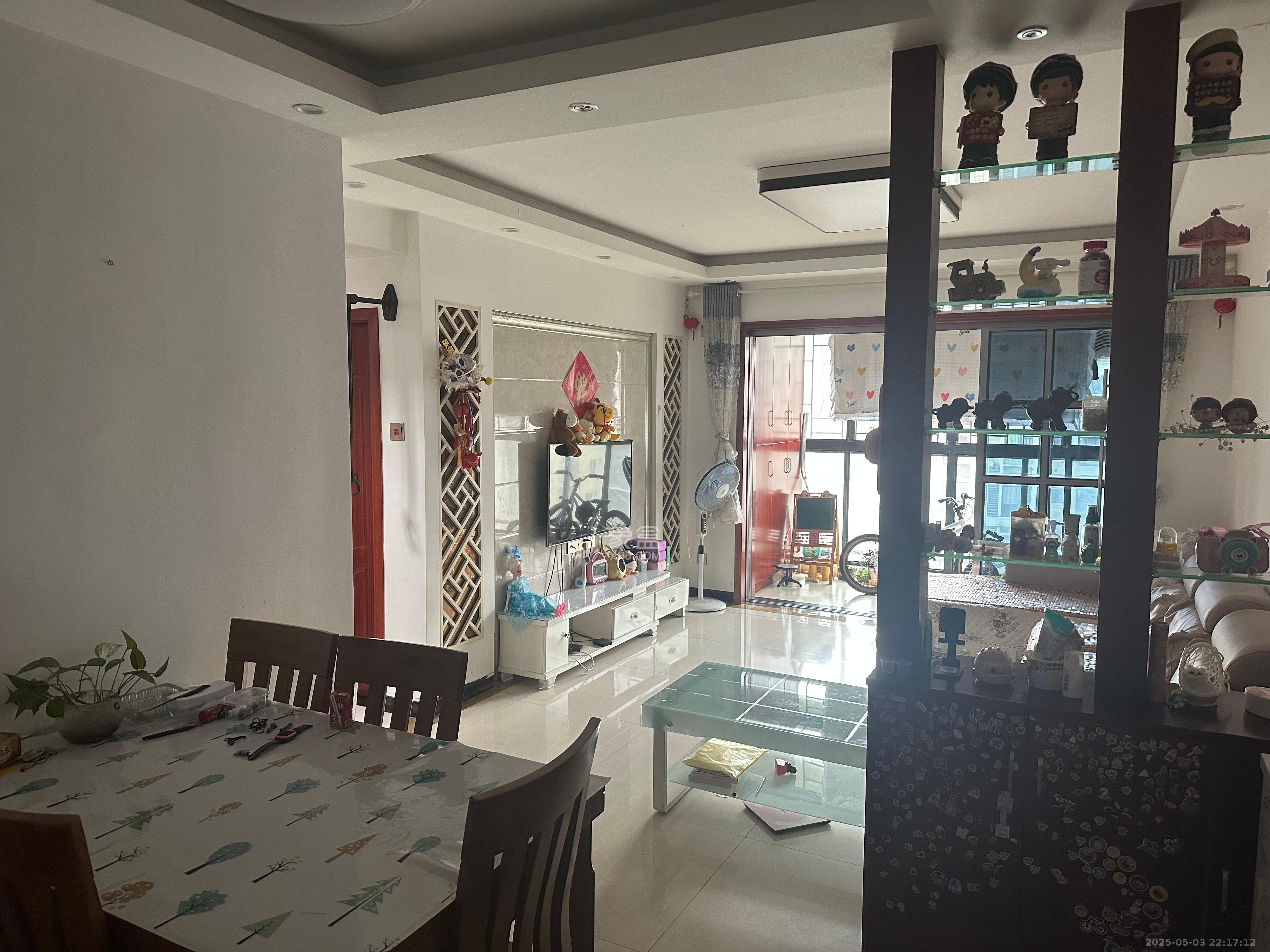 蓝山郡 3室2厅1卫 2000.0元/月 蓝山郡 3室2厅1卫 2000.0元/月室内图