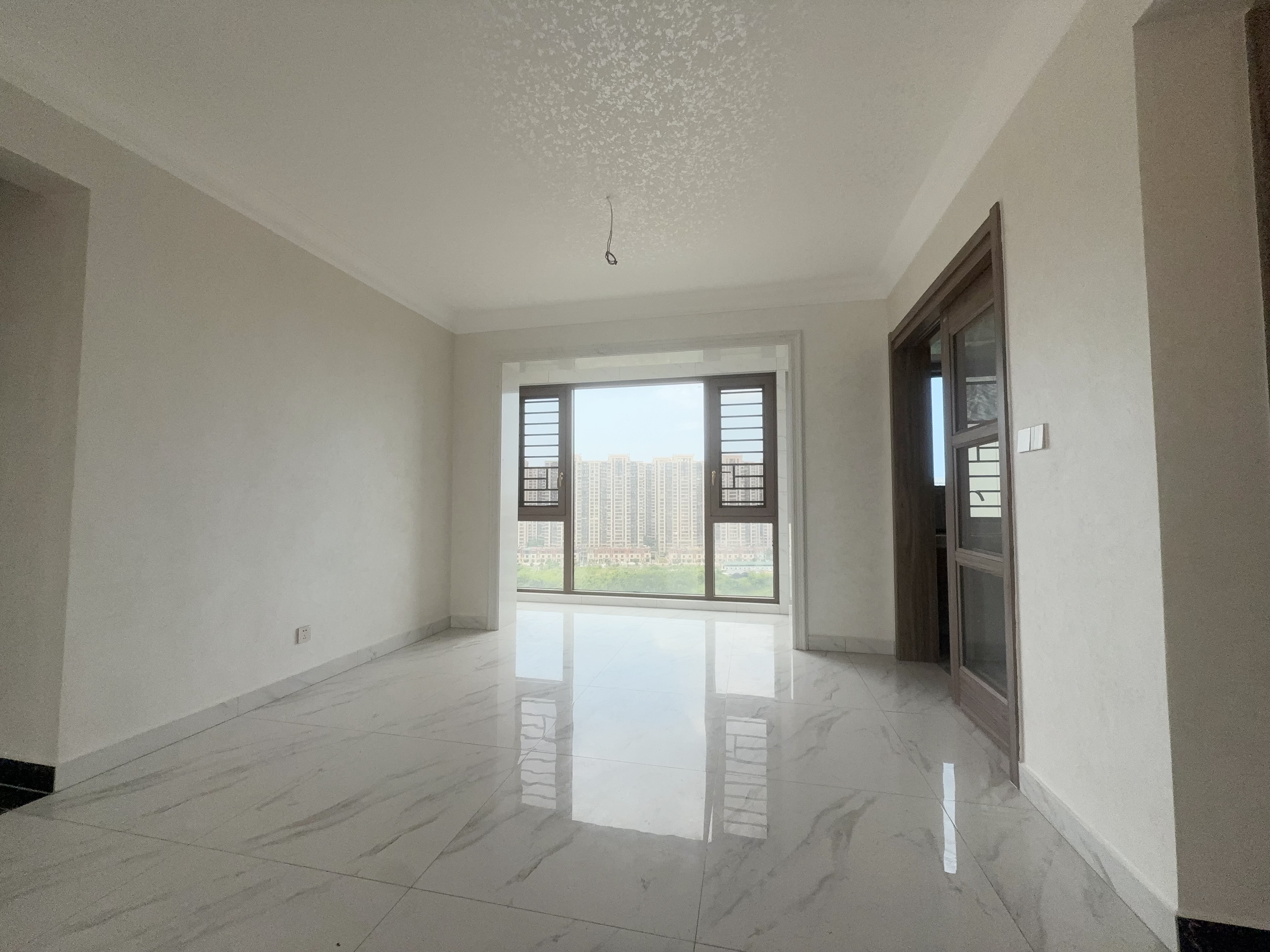 碧桂园公园上城 3室2厅2卫 3200.0元/月 碧桂园公园上城 3室2厅2卫 3200.0元/月室内图