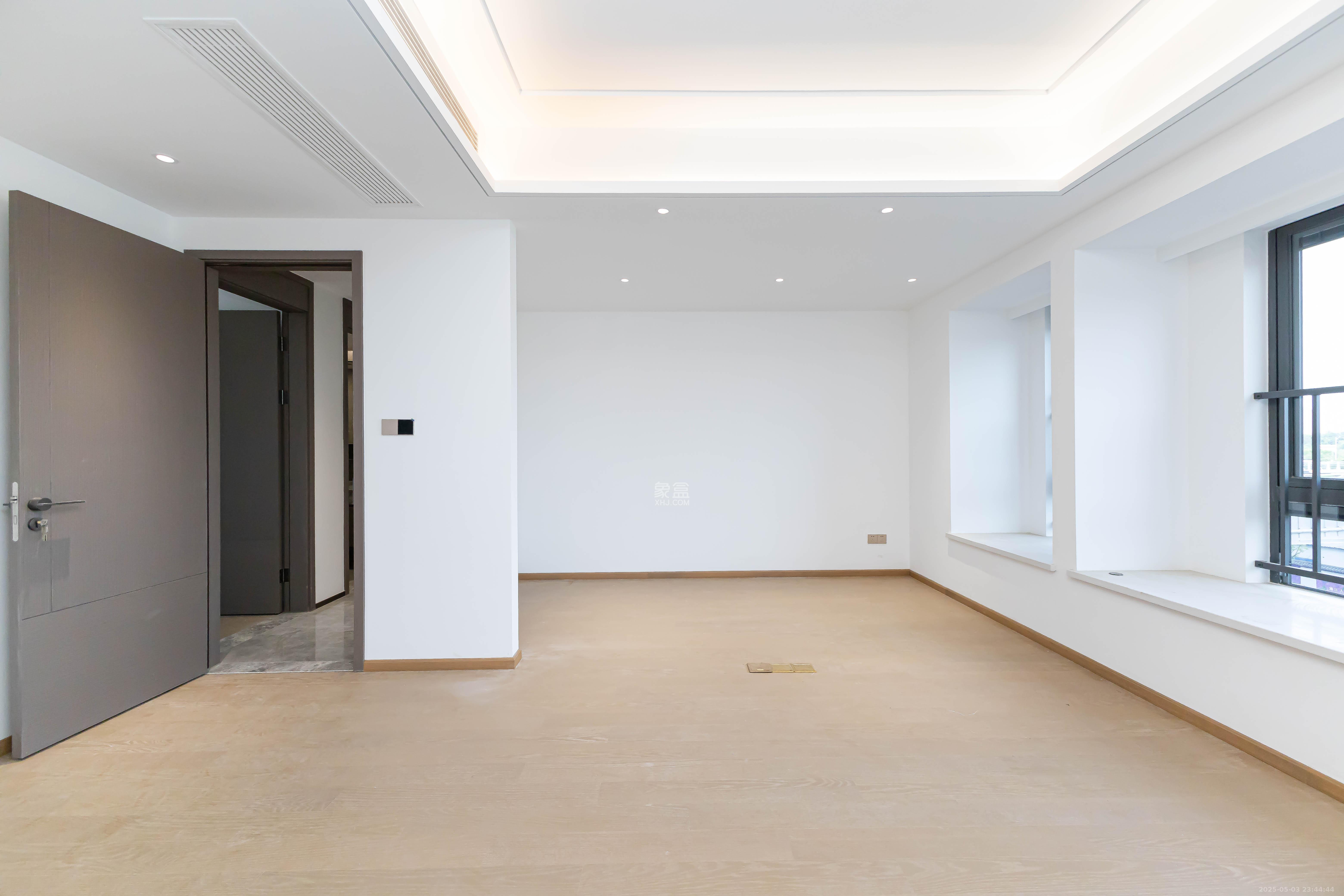 嘉臣道 4室2厅3卫 295.0万 嘉臣道 4室2厅3卫 295.0万卧室