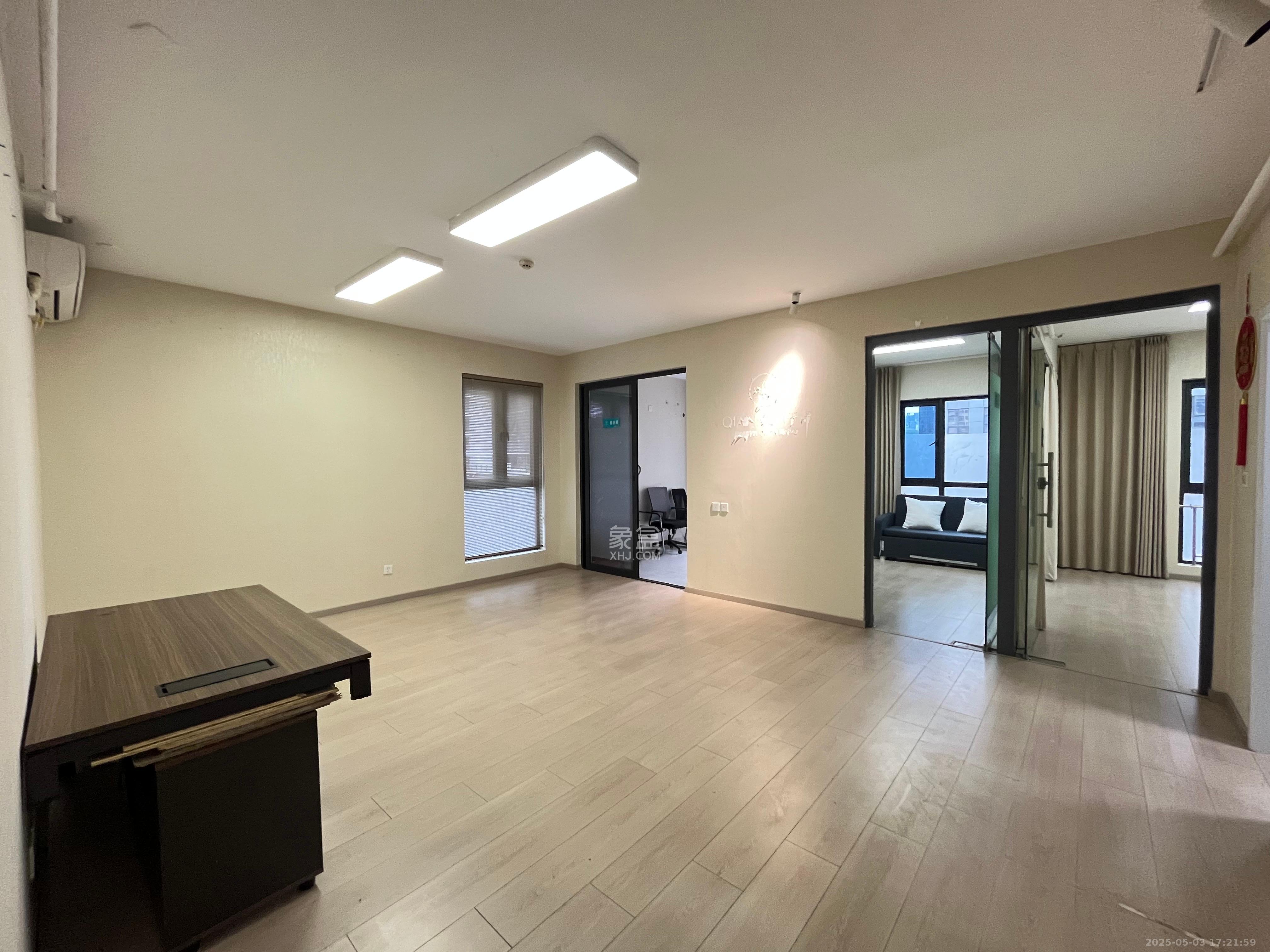 德思勤城市广场(宝格丽公寓) 4室1厅1卫 4500.0元/月 德思勤城市广场(宝格丽公寓) 4室1厅1卫 4500.0元/月室内图