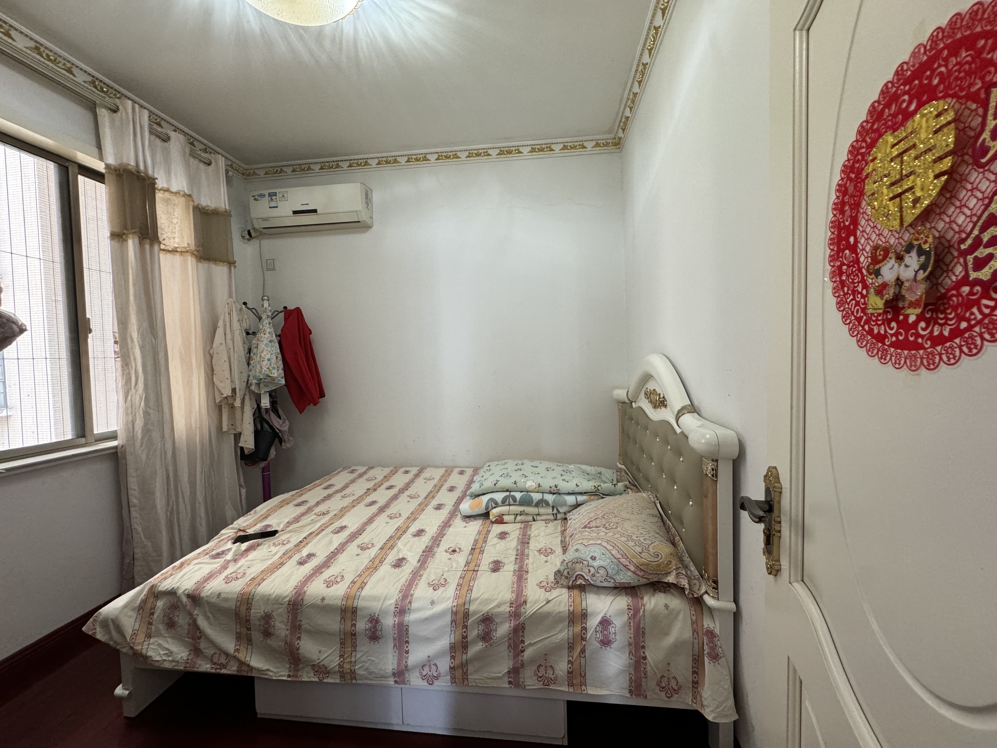 金园小区 3室2厅2卫 85.8万 金园小区 3室2厅2卫 85.8万客厅