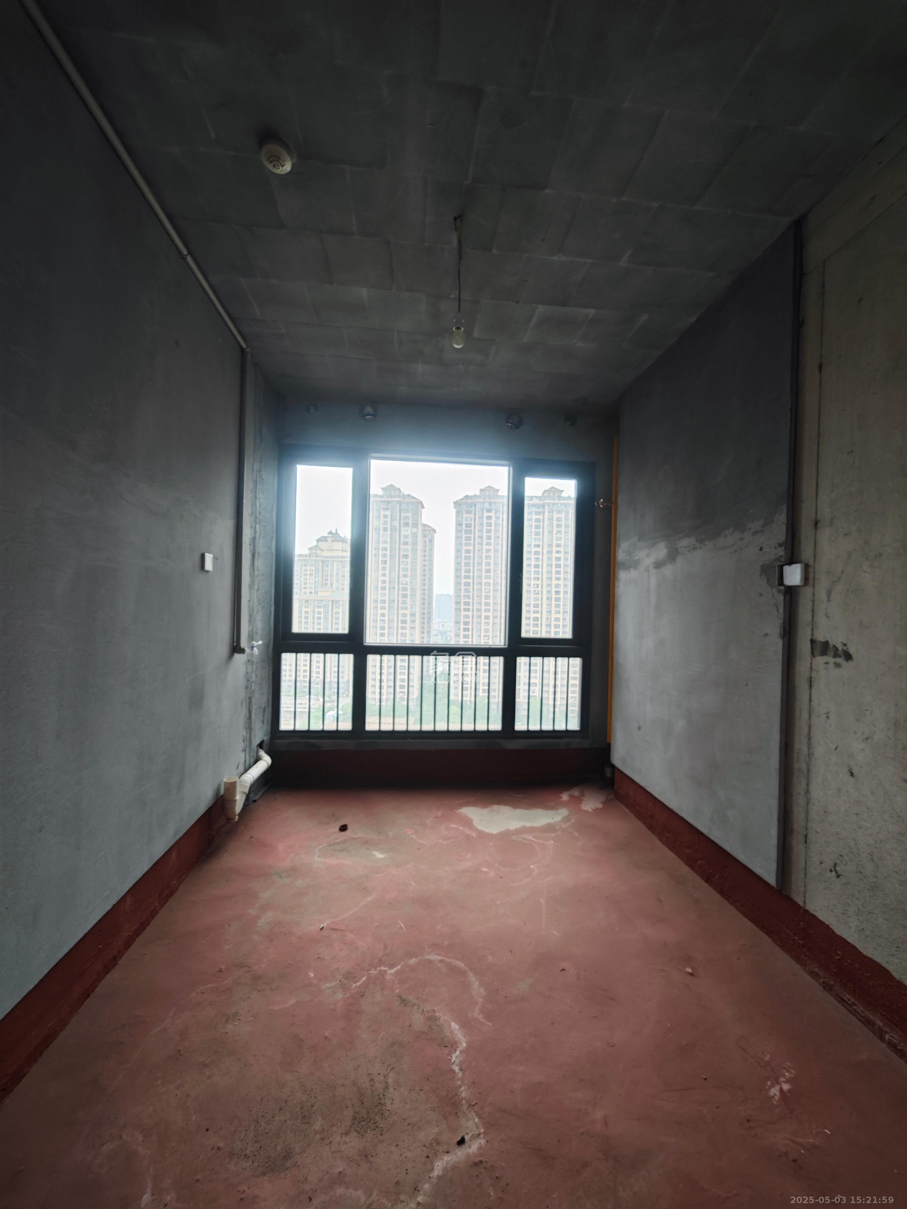 天元观湘云顶 5室2厅2卫 170.0万 天元观湘云顶 5室2厅2卫 170.0万客厅