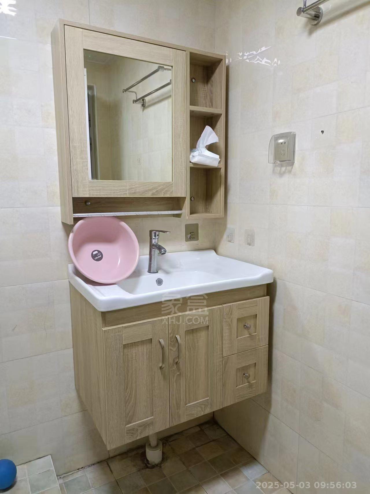 龙腾国际 1室1厅1卫 1200.0元/月 龙腾国际 1室1厅1卫 1200.0元/月室内图