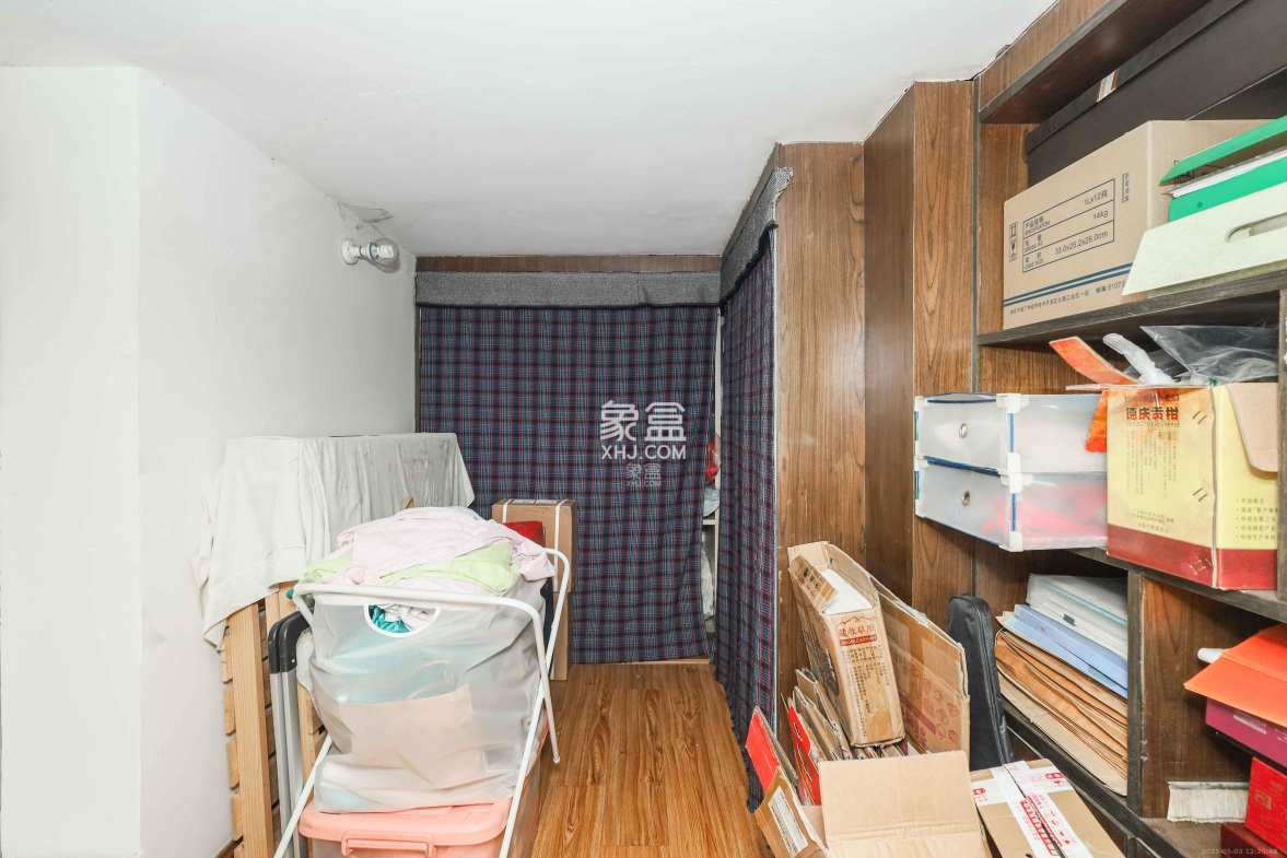 保利麓谷林语A区 3室2厅1卫 62.8万 保利麓谷林语A区 3室2厅1卫 62.8万卧室