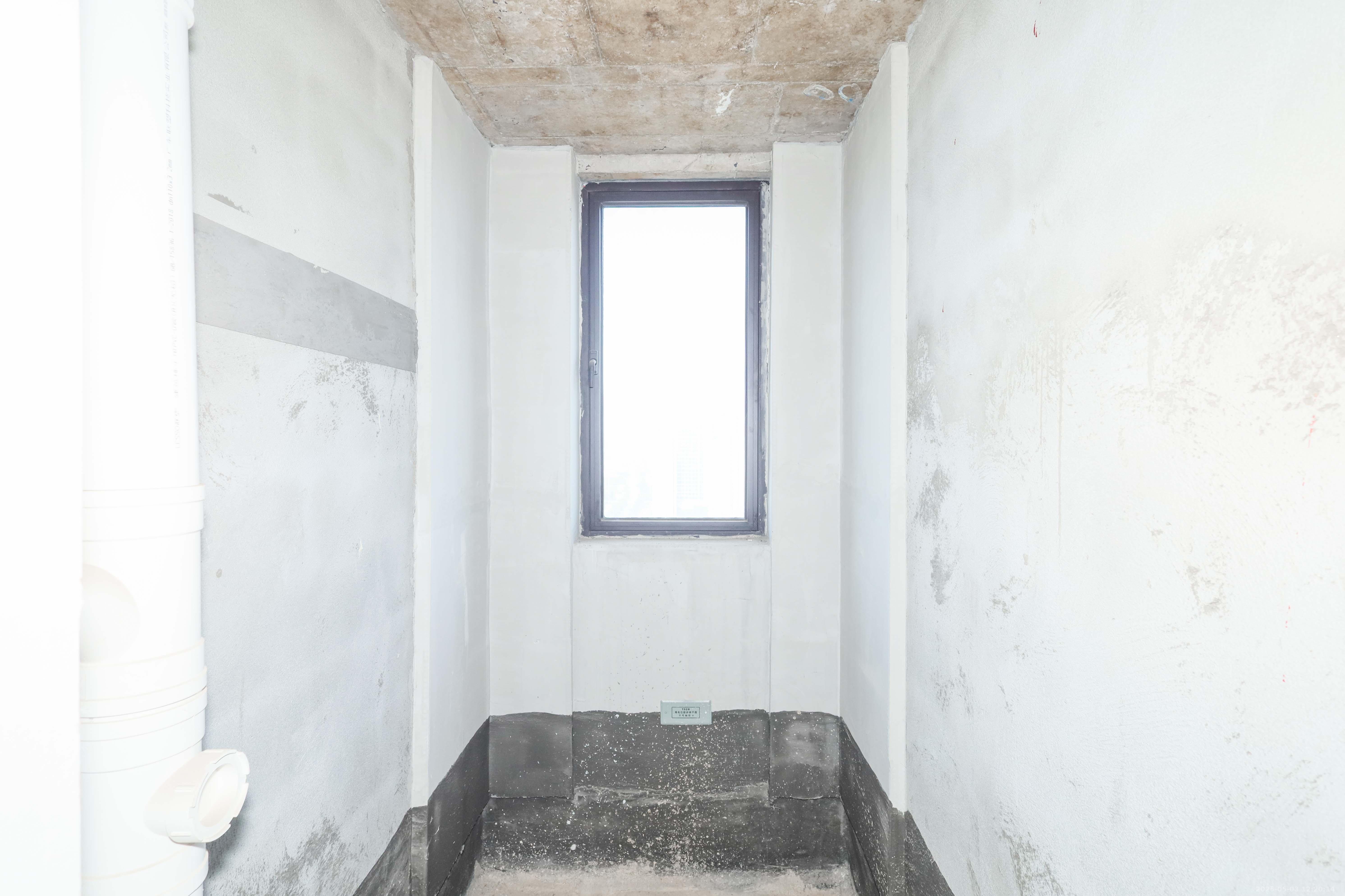 建发央著  4室2厅2卫   246.00万卫生间
