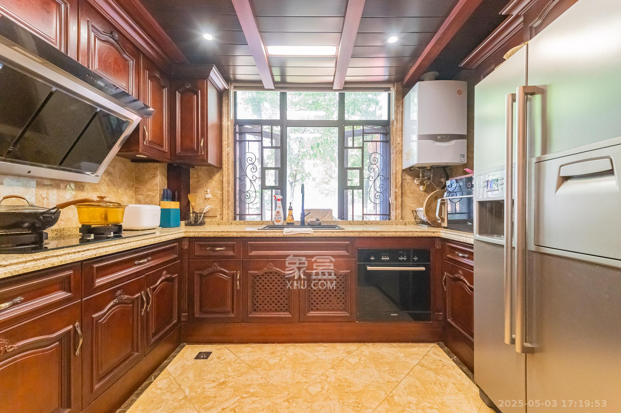 星湖湾一期洋房 4室2厅3卫 380.0万 星湖湾一期洋房 4室2厅3卫 380.0万厨房