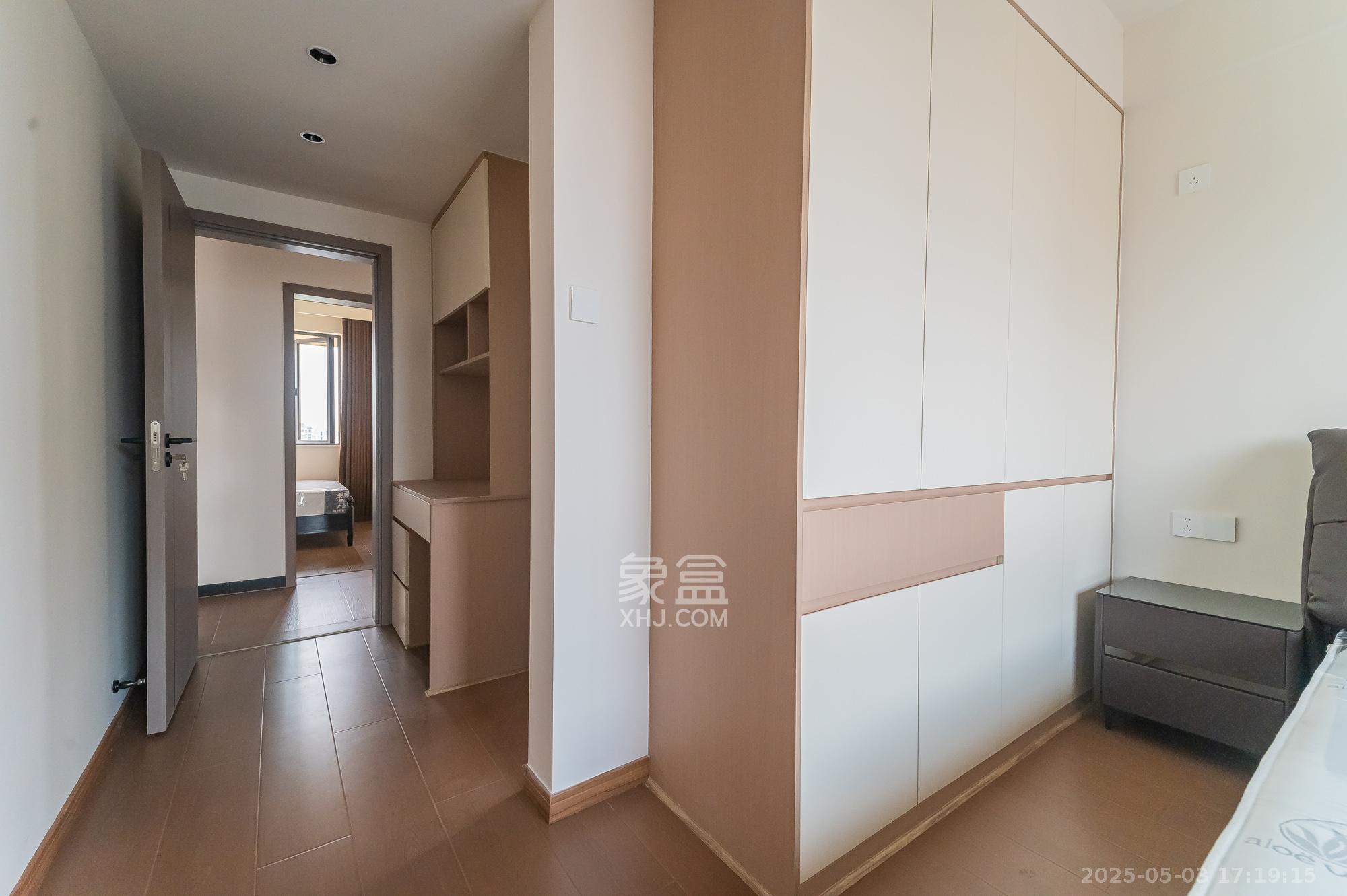 深业喜汇  4室2厅2卫    110.0万卧室