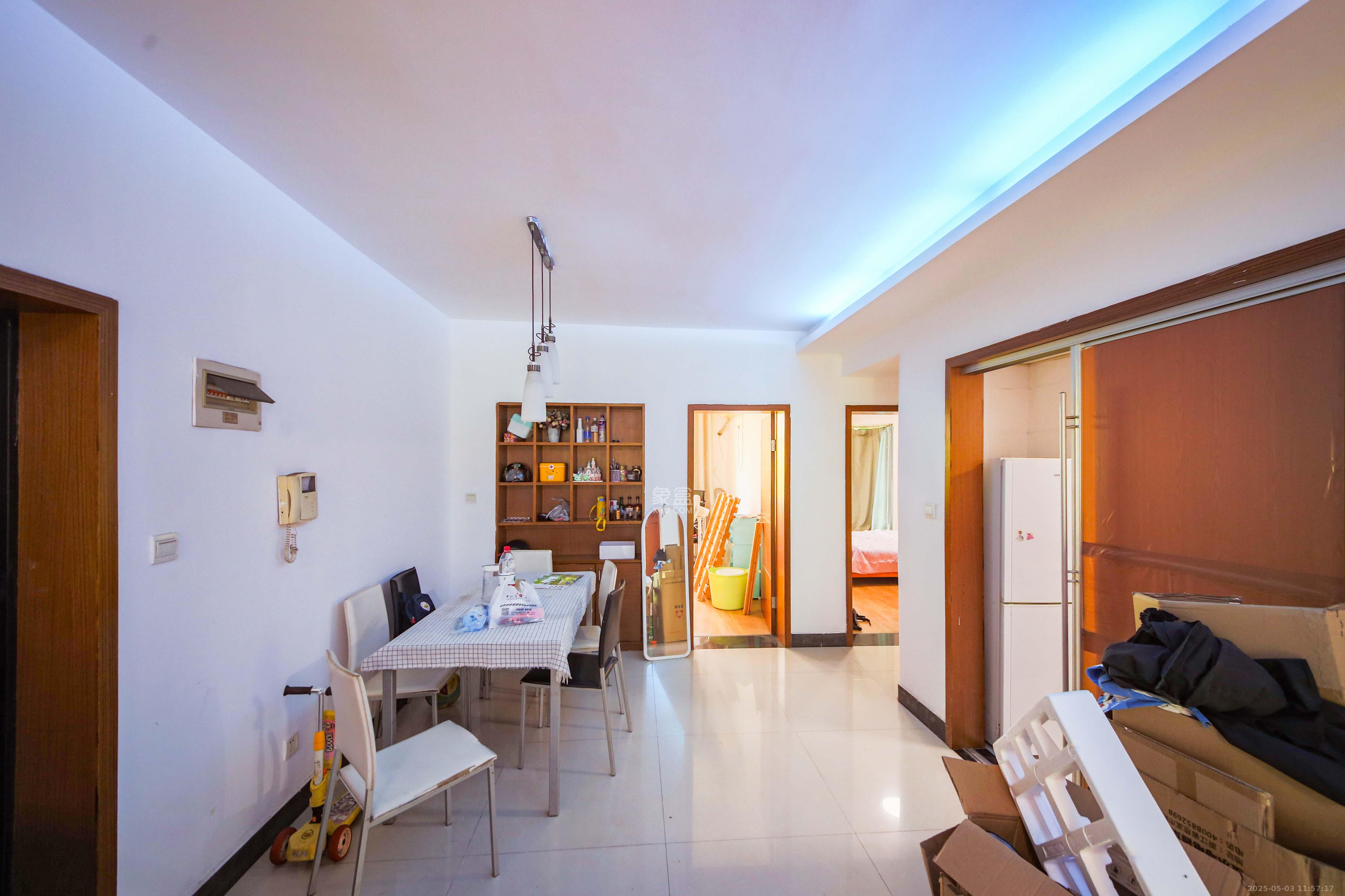 柠檬丽都 3室2厅2卫 79.9万 柠檬丽都 3室2厅2卫 79.9万客厅