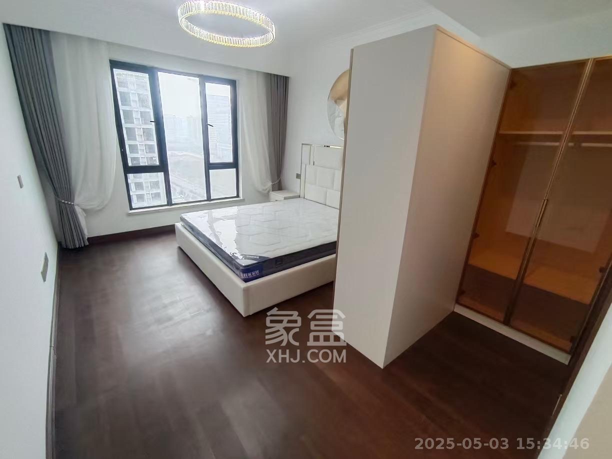 绿地长沙城际空间站（绿地新里佳苑）  4室2厅2卫   4500.00元/月室内图
