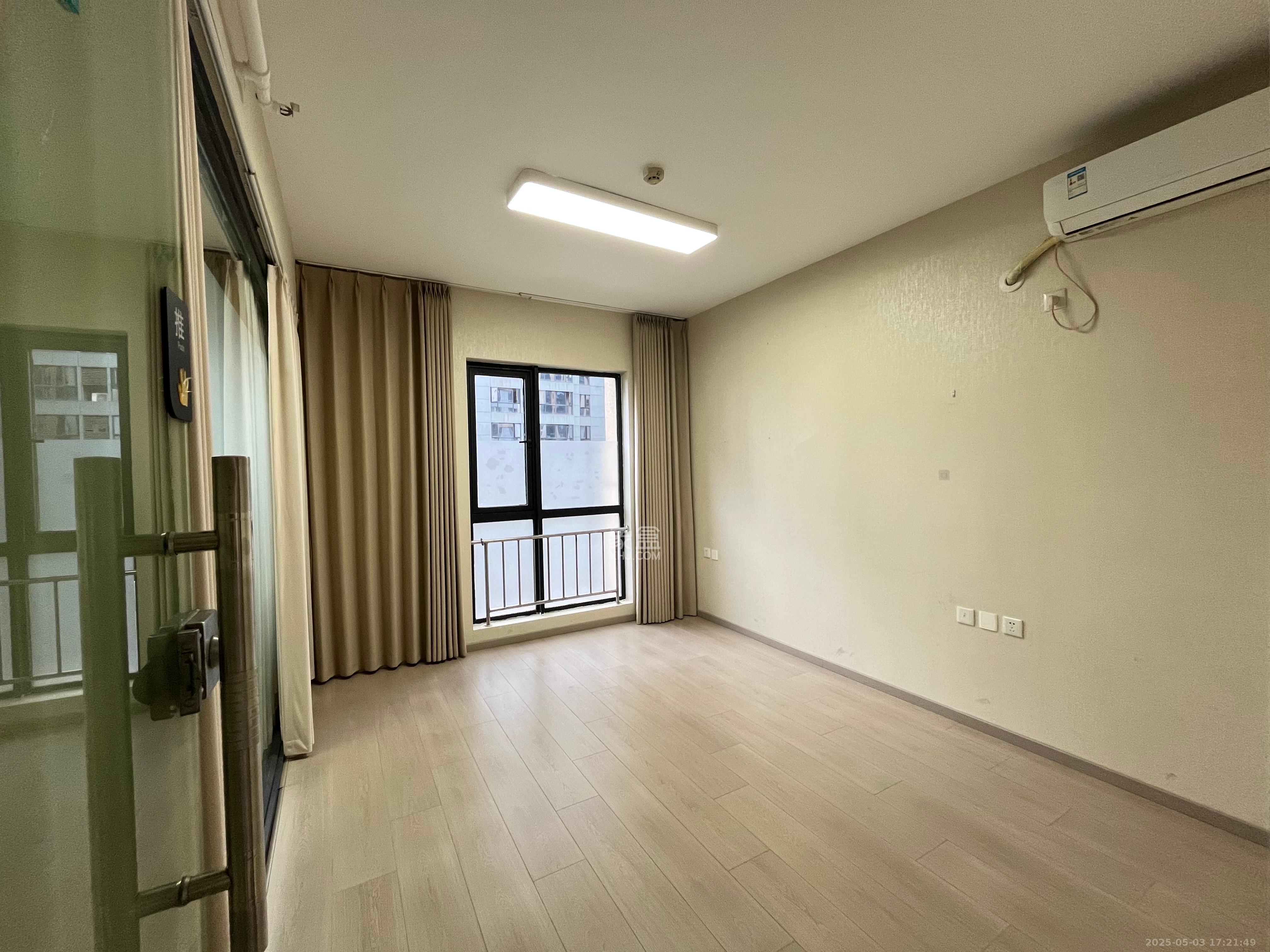 德思勤城市广场(宝格丽公寓) 4室1厅1卫 4500.0元/月 德思勤城市广场(宝格丽公寓) 4室1厅1卫 4500.0元/月室内图