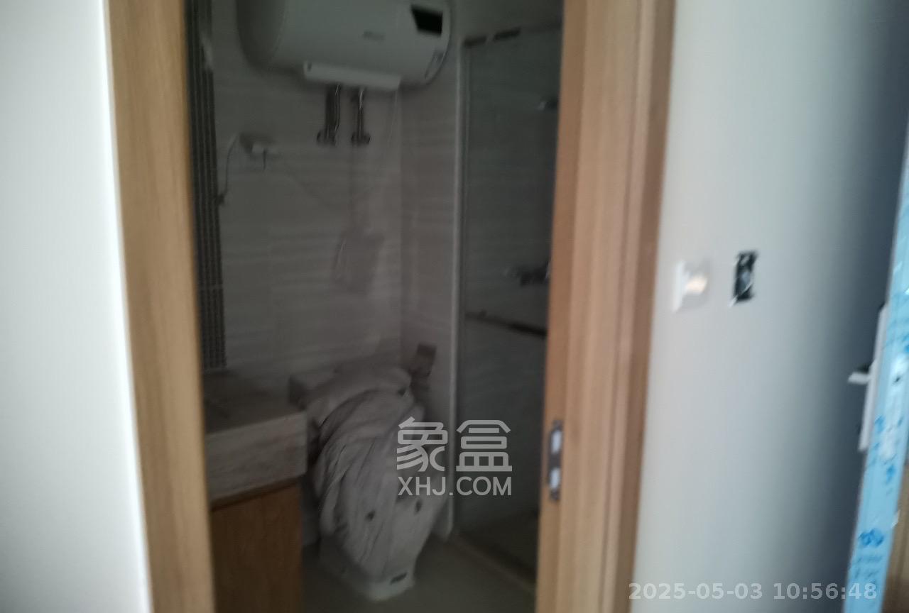 恒大金融广场  1室1厅1卫    2000.0元/月 恒大金融广场  1室1厅1卫    2000.0元/月室内图