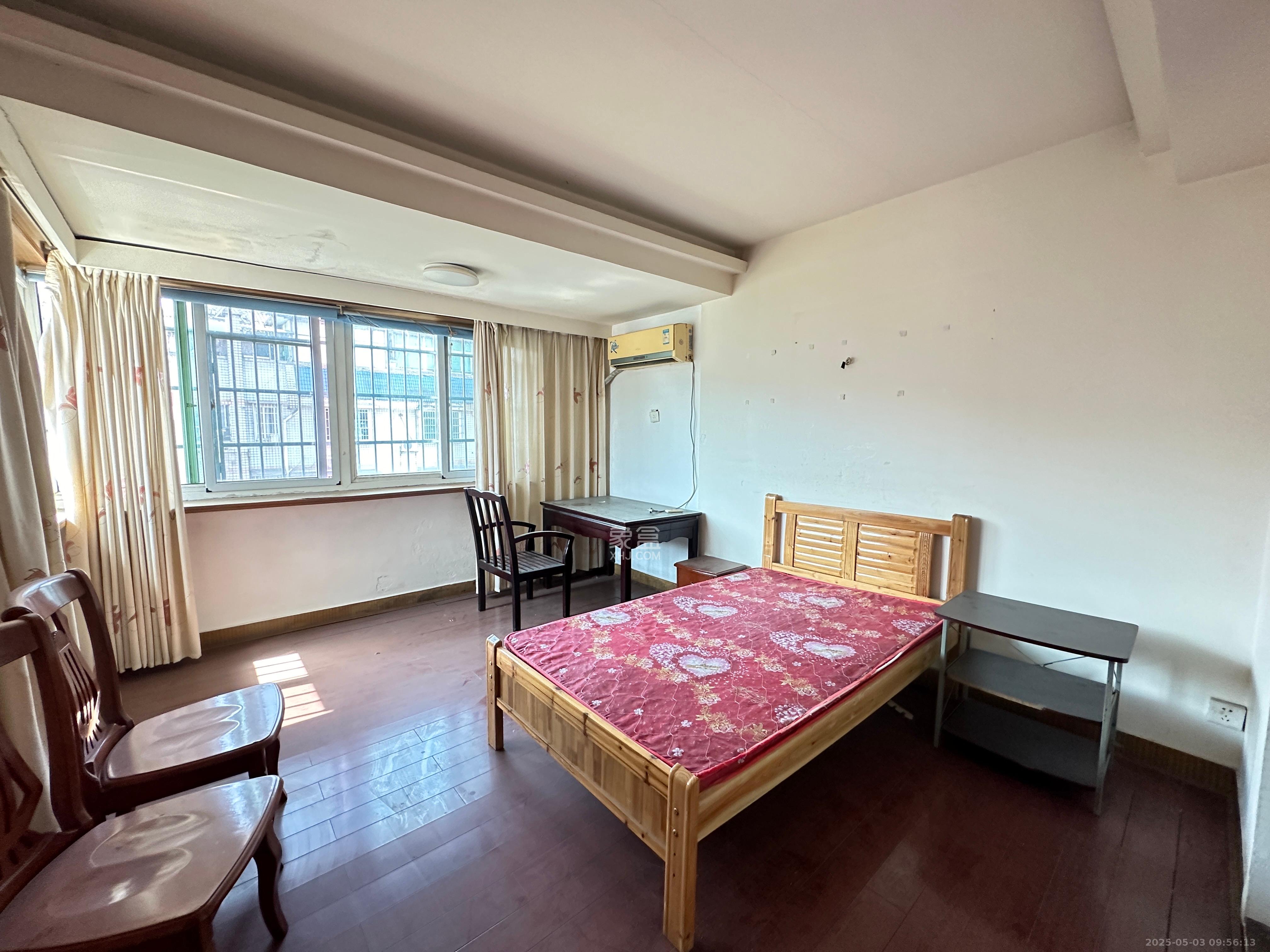 五一新村安置小区(永定社区、永兴社区、永祥社区) 4室1厅1卫 2300.0元/月 五一新村安置小区(永定社区、永兴社区、永祥社区) 4室1厅1卫 2300.0元/月室内图