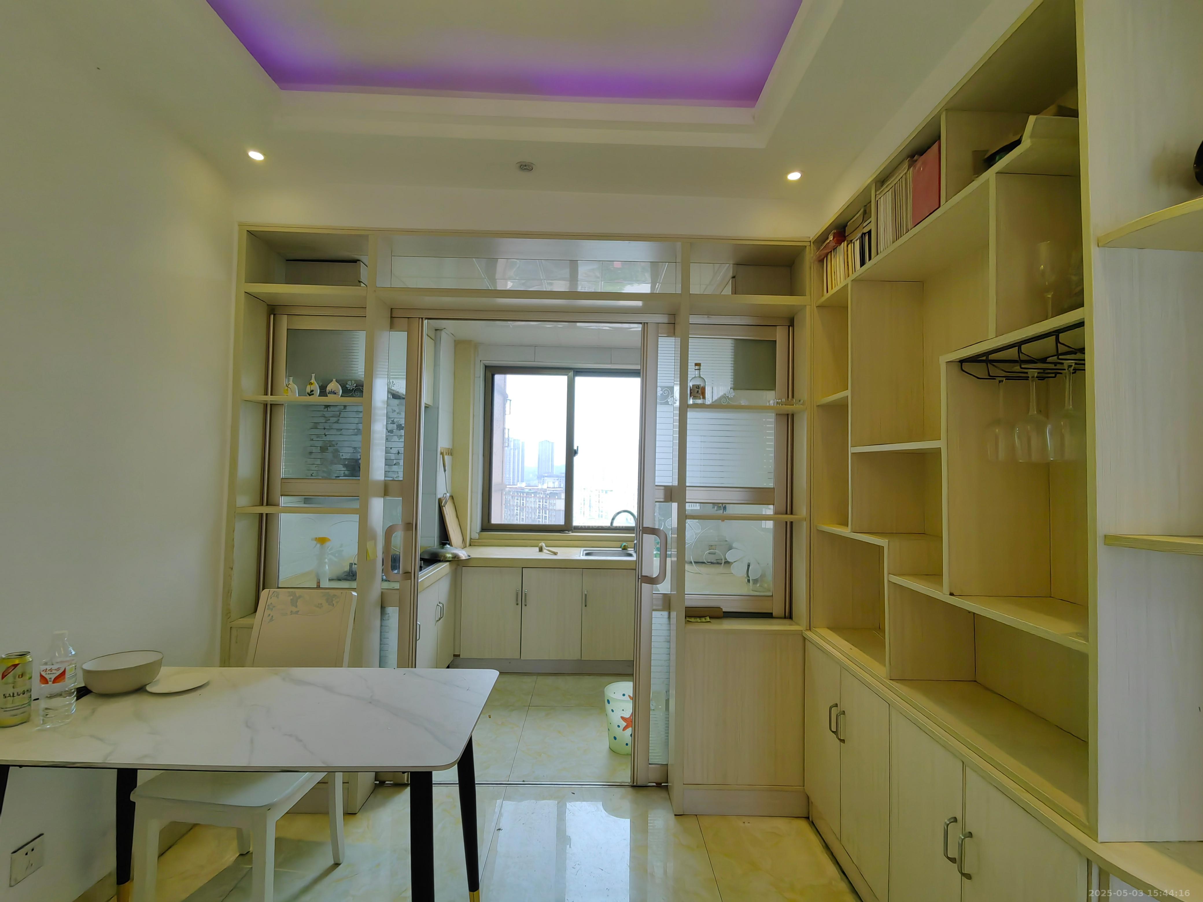 凯风珑城 3室2厅2卫 1600.0元/月 凯风珑城 3室2厅2卫 1600.0元/月室内图