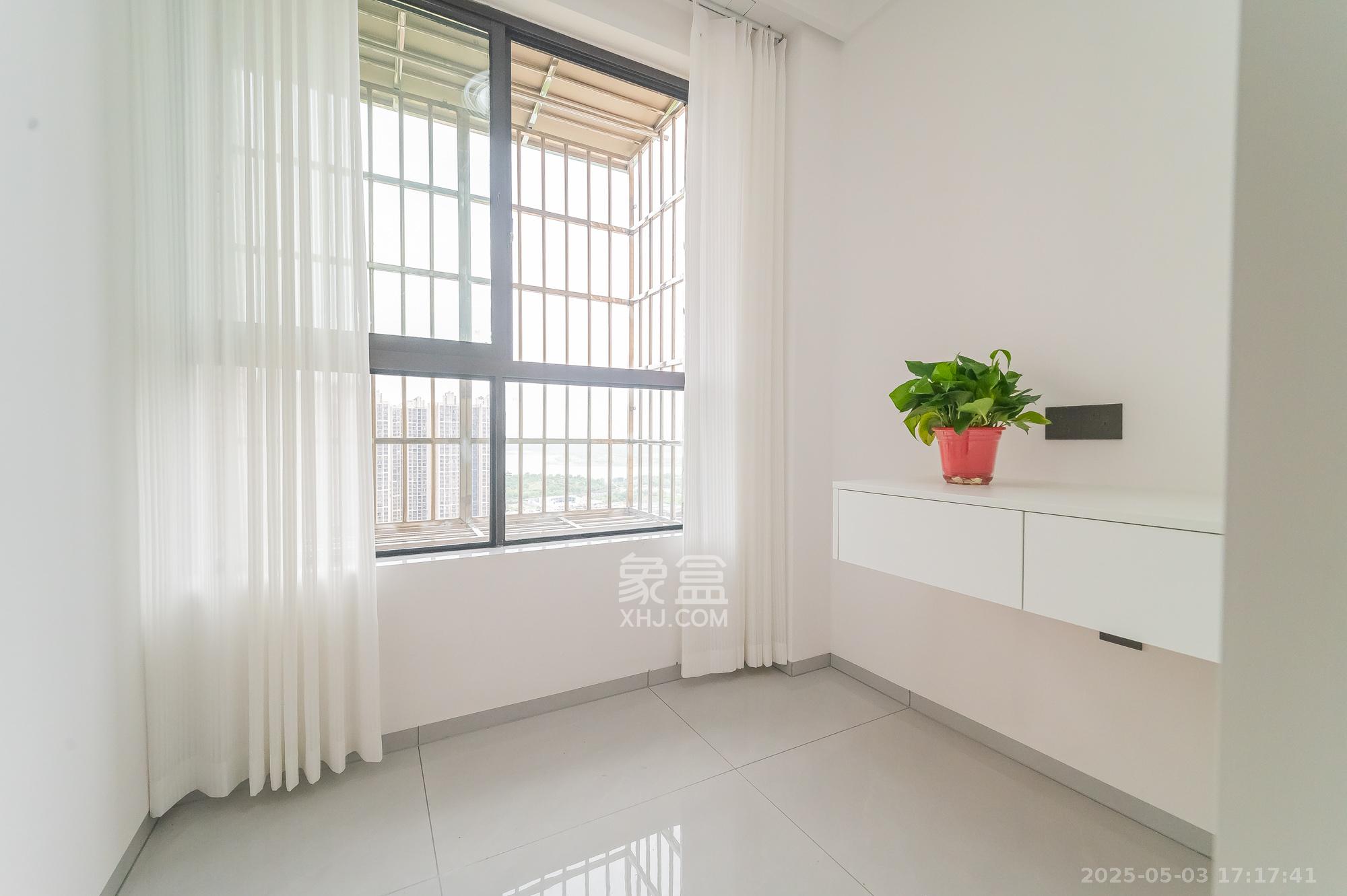 湖湾世景 5室2厅2卫 103.8万 湖湾世景 5室2厅2卫 103.8万卧室