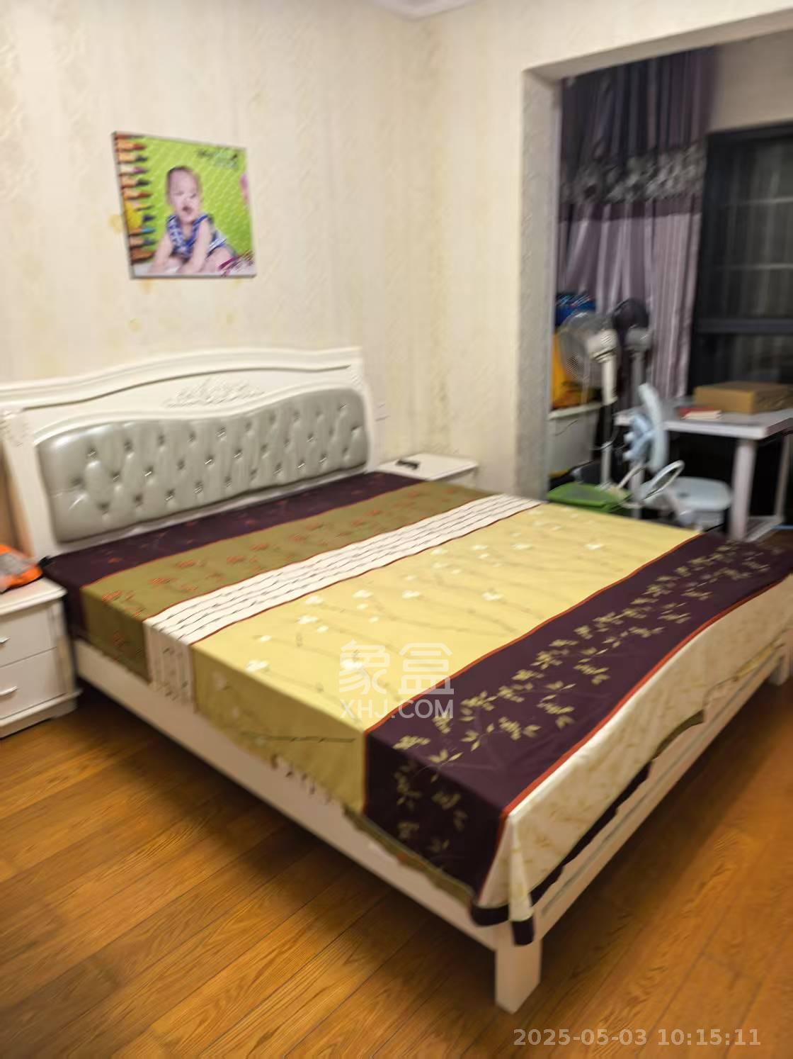 山水湾  4室2厅1卫   2100.00元/月室内图