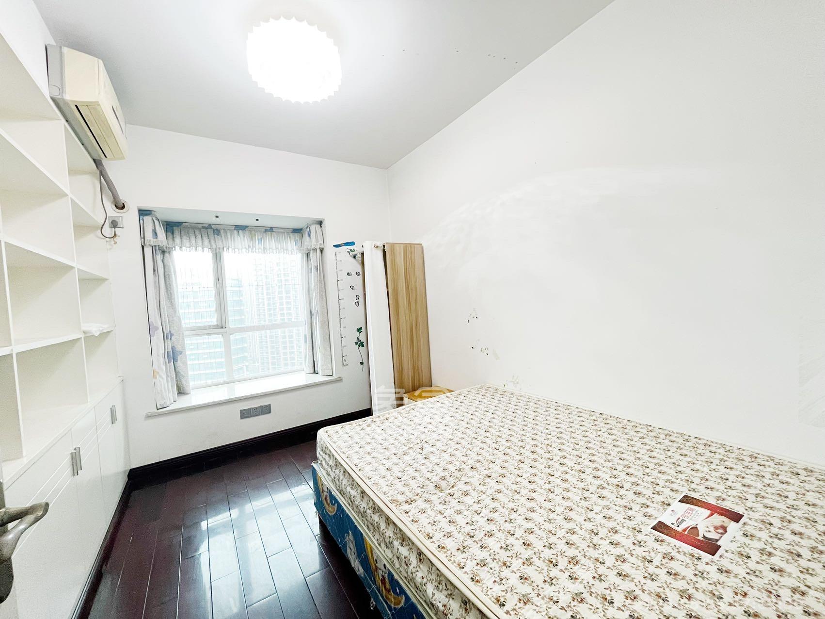 格林星城 4室2厅2卫 3600.0元/月 格林星城 4室2厅2卫 3600.0元/月室内图