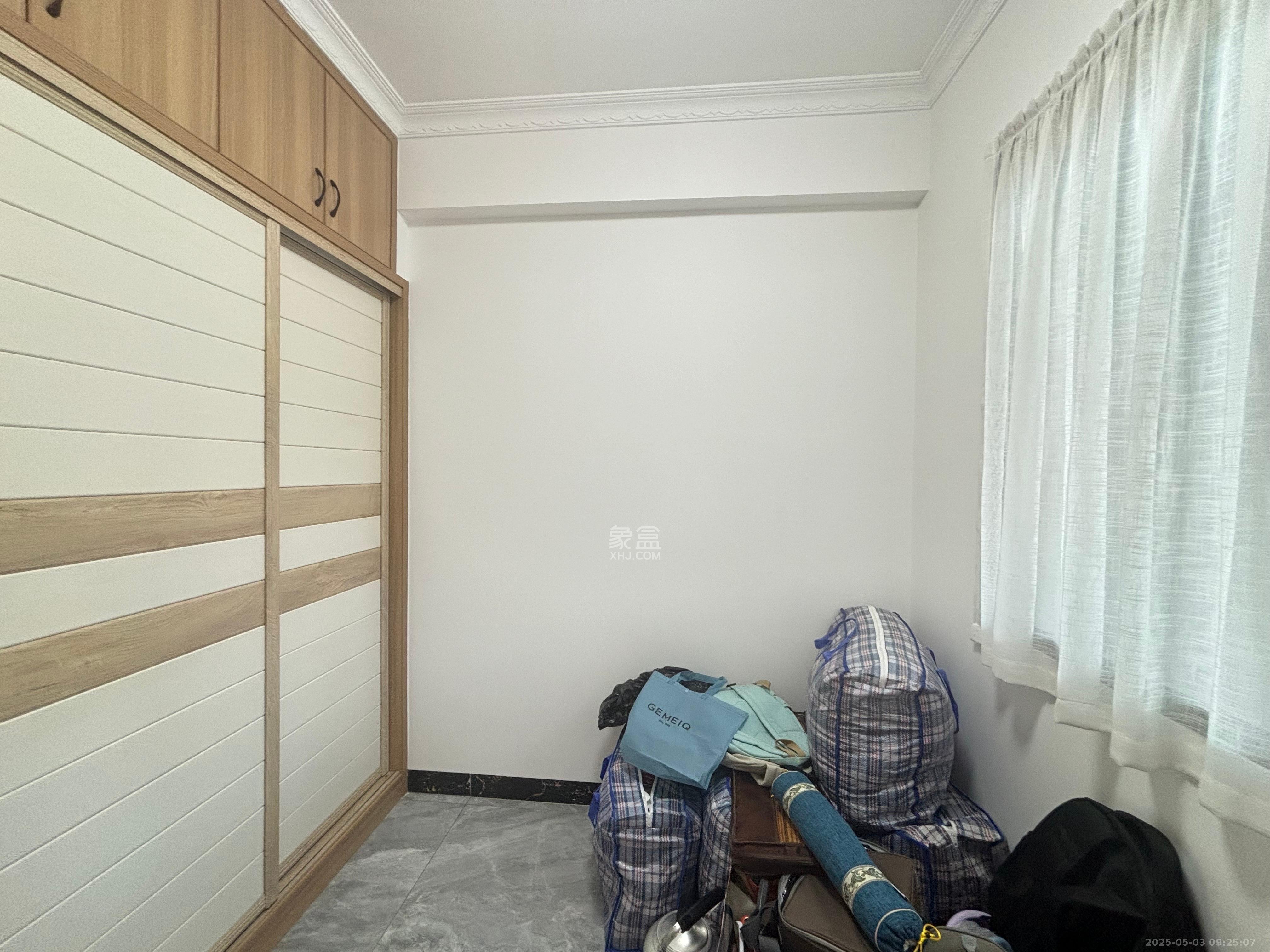 轻盐阳光CEO(轻盐雅苑)(轻奢时代)  4室2厅1卫    2500.0元/月 轻盐阳光CEO(轻盐雅苑)(轻奢时代)  4室2厅1卫    2500.0元/月室内图