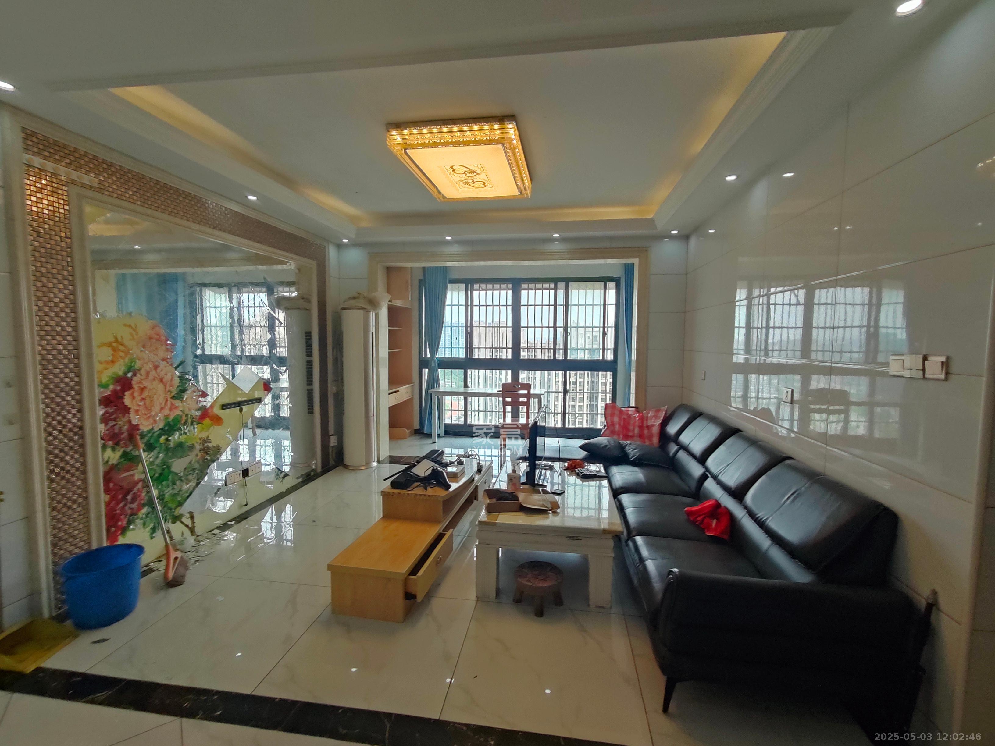 嘉顺苑 3室2厅2卫 2400.0元/月 嘉顺苑 3室2厅2卫 2400.0元/月室内图