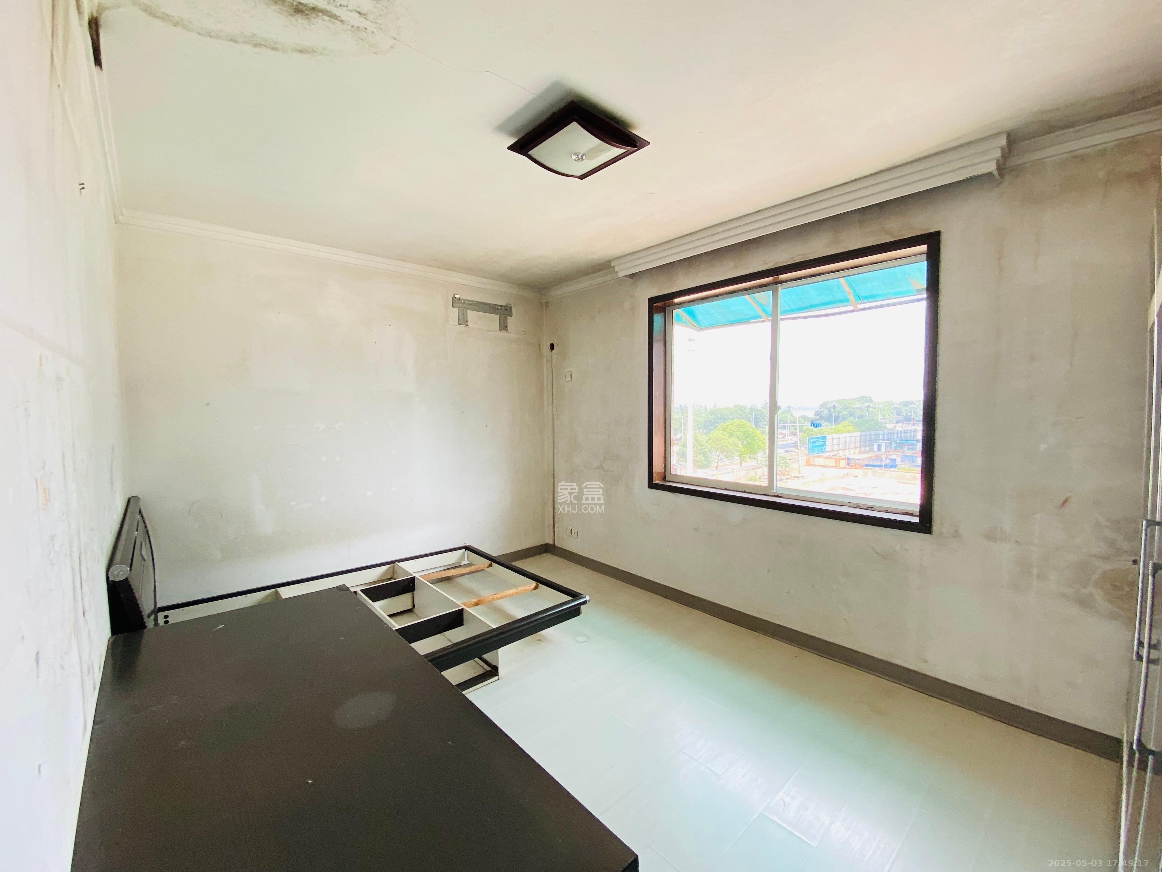 枣子园小区  3室1厅1卫   2600.00元/月室内图