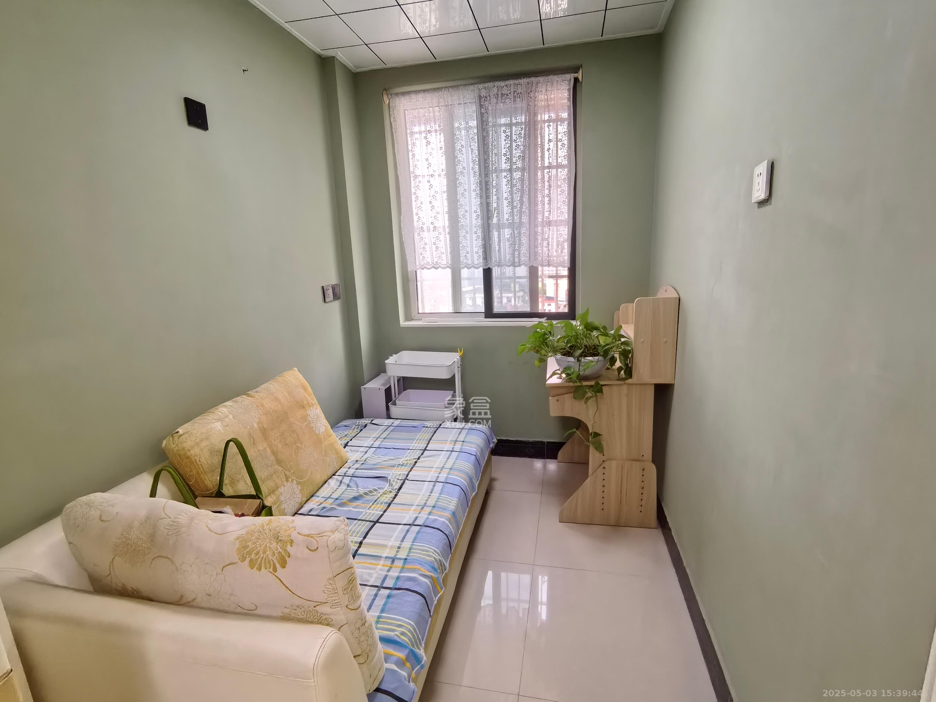 中山大厦(广阔大厦) 1室0厅0卫 3500.0元/月 中山大厦(广阔大厦) 1室0厅0卫 3500.0元/月室内图