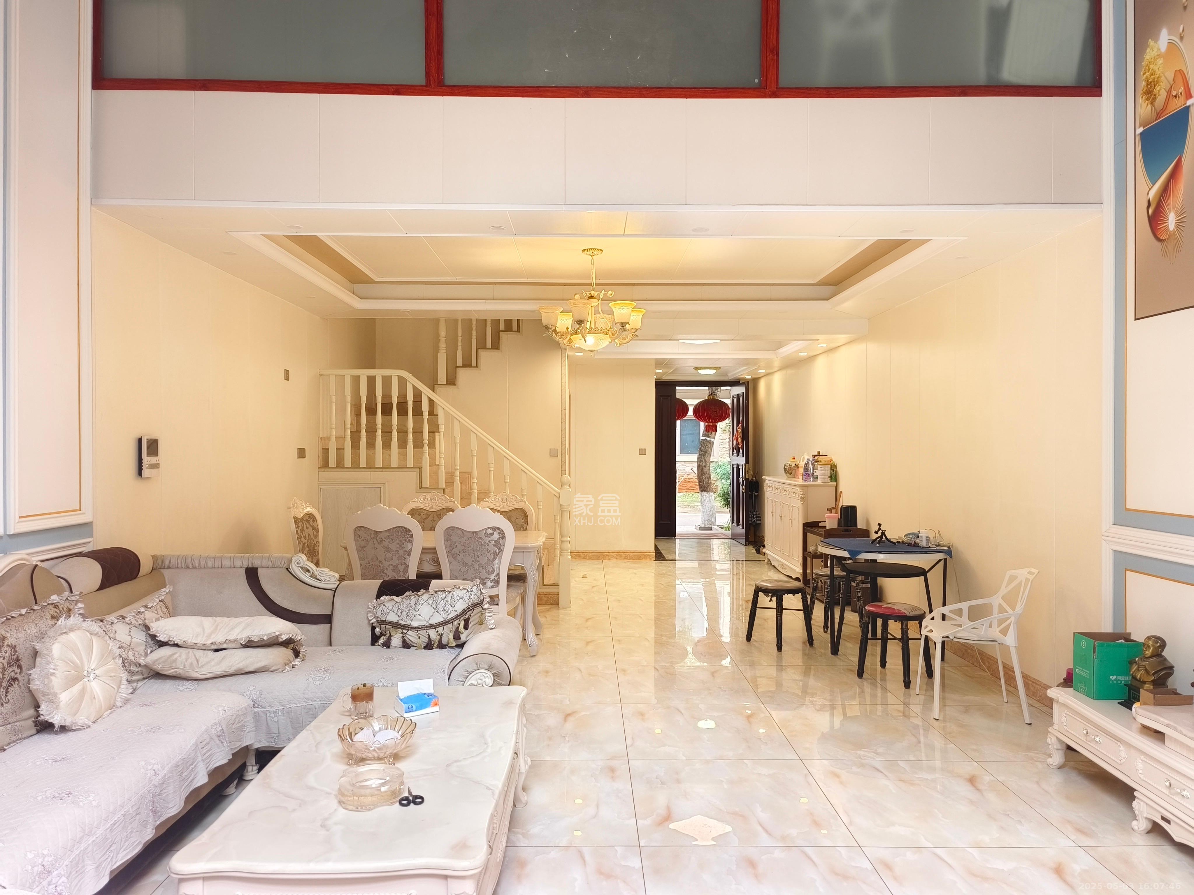 盈峰翠邸 5室2厅3卫 8800.0元/月 盈峰翠邸 5室2厅3卫 8800.0元/月室内图